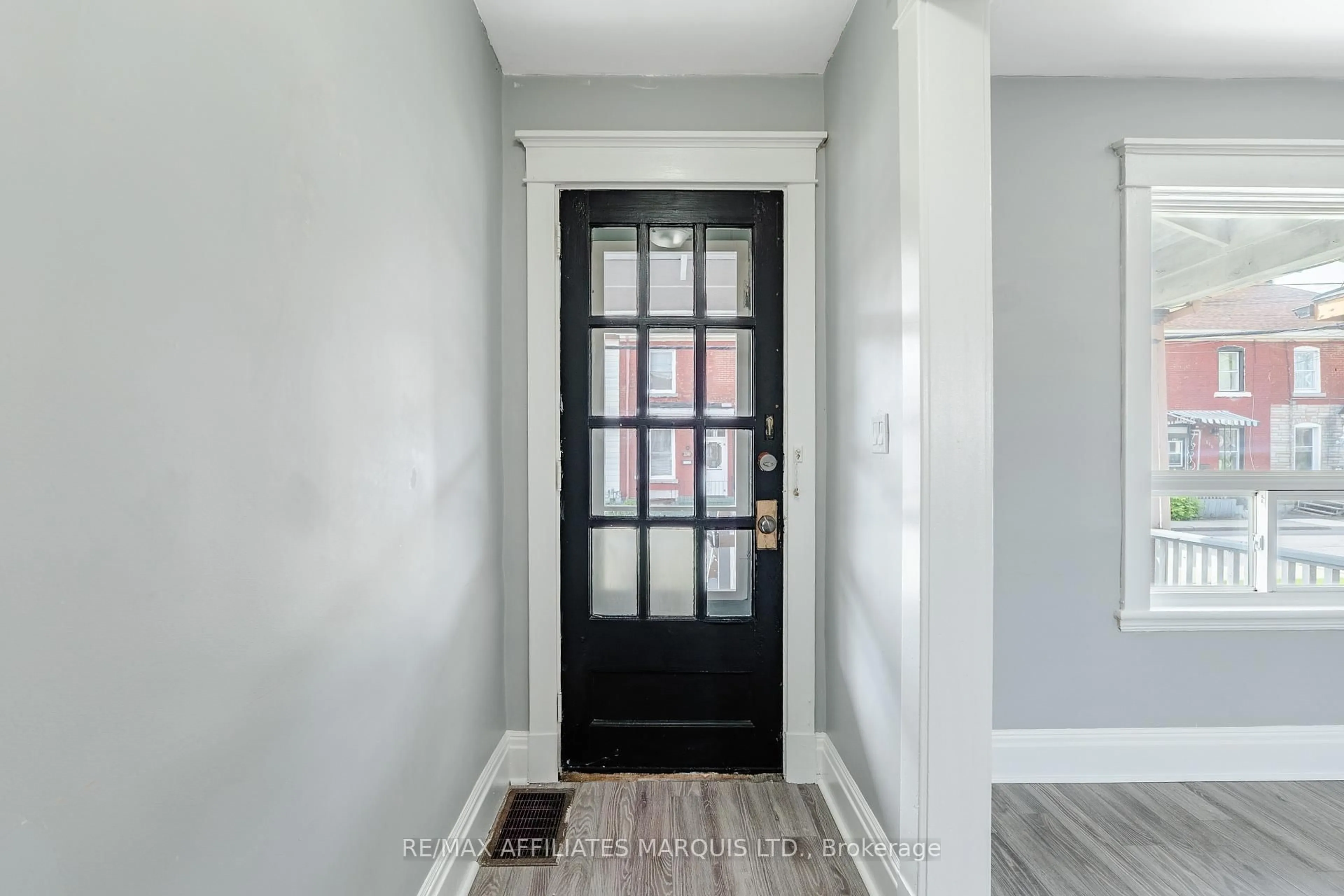 Indoor entryway for 129 First St, Cornwall Ontario K6J 1C2