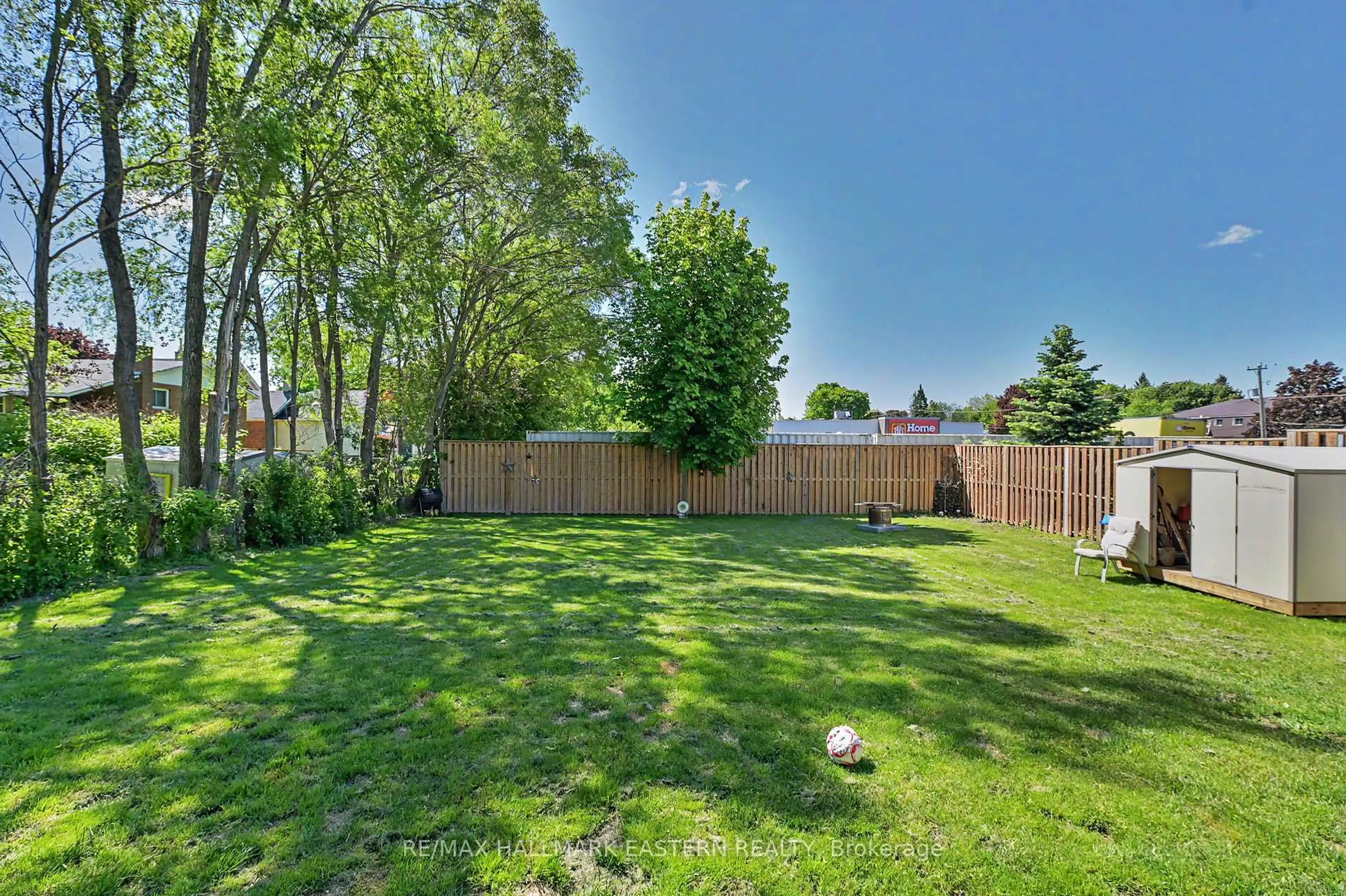 Patio, forest/trees view for 23 Elizabeth St, Brighton Ontario K0K 1H0