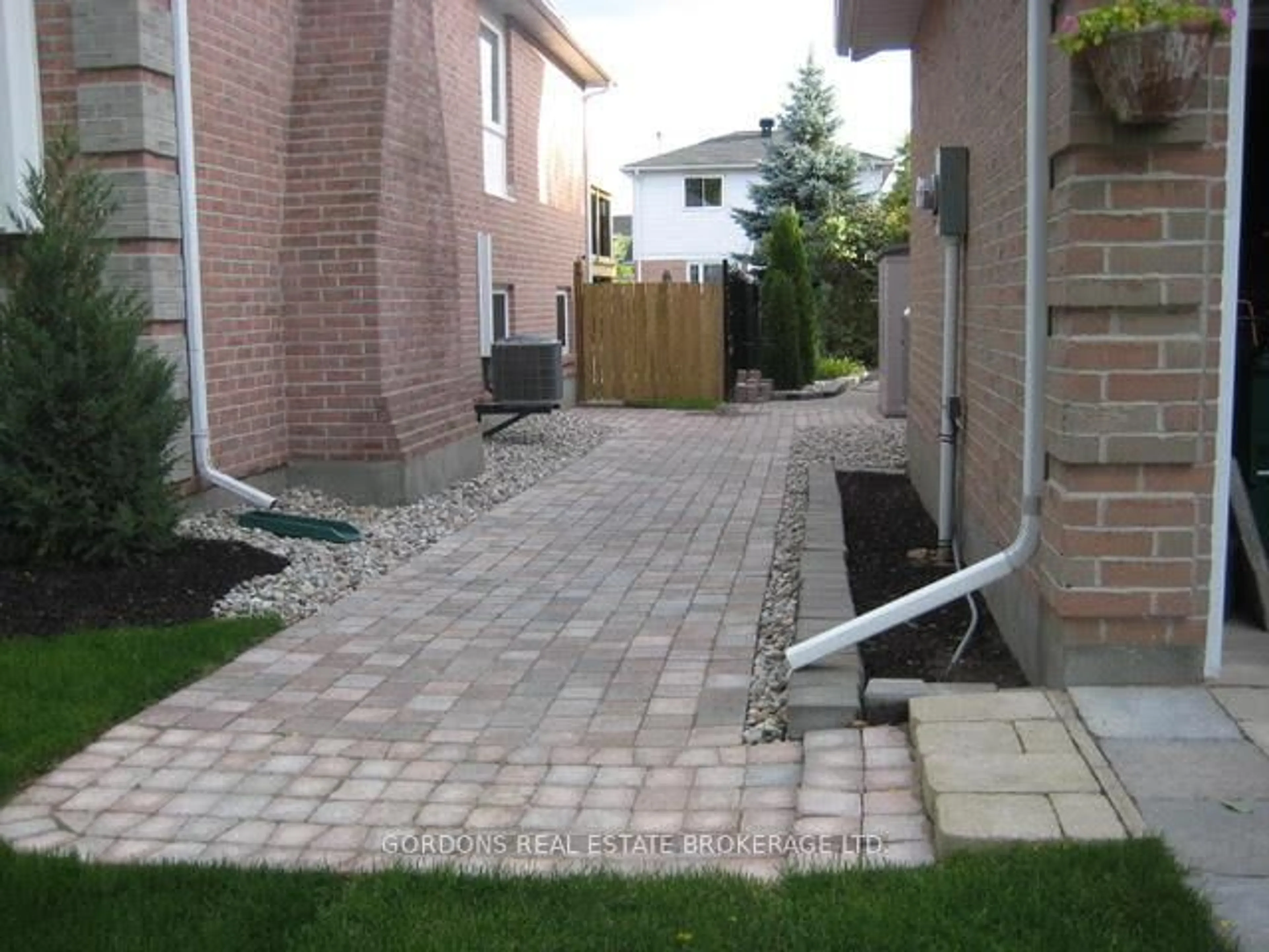 Patio, street for 1 Buckingham Crt, Kingston Ontario K7K 6V8