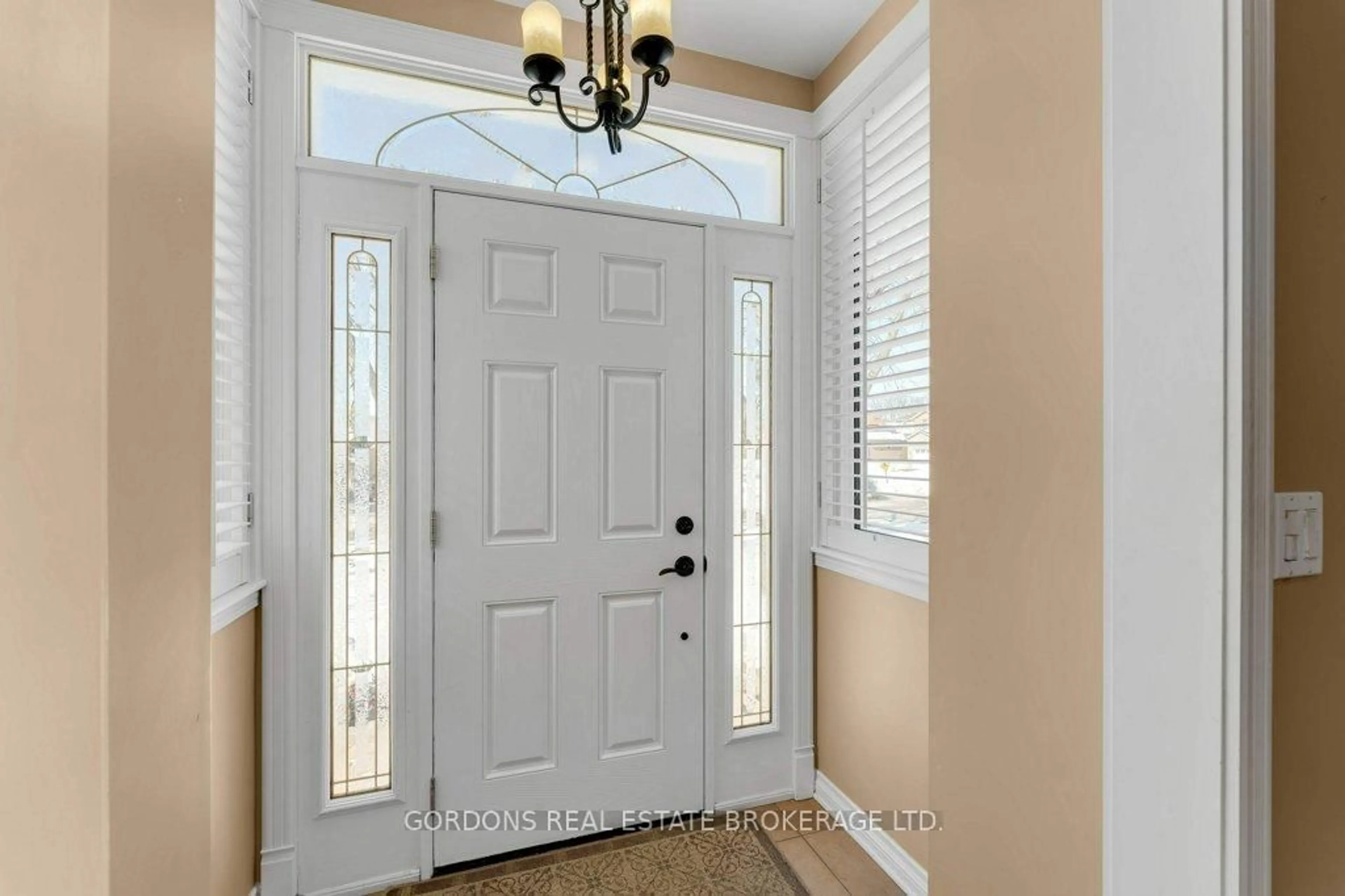 Indoor entryway for 1 Buckingham Crt, Kingston Ontario K7K 6V8
