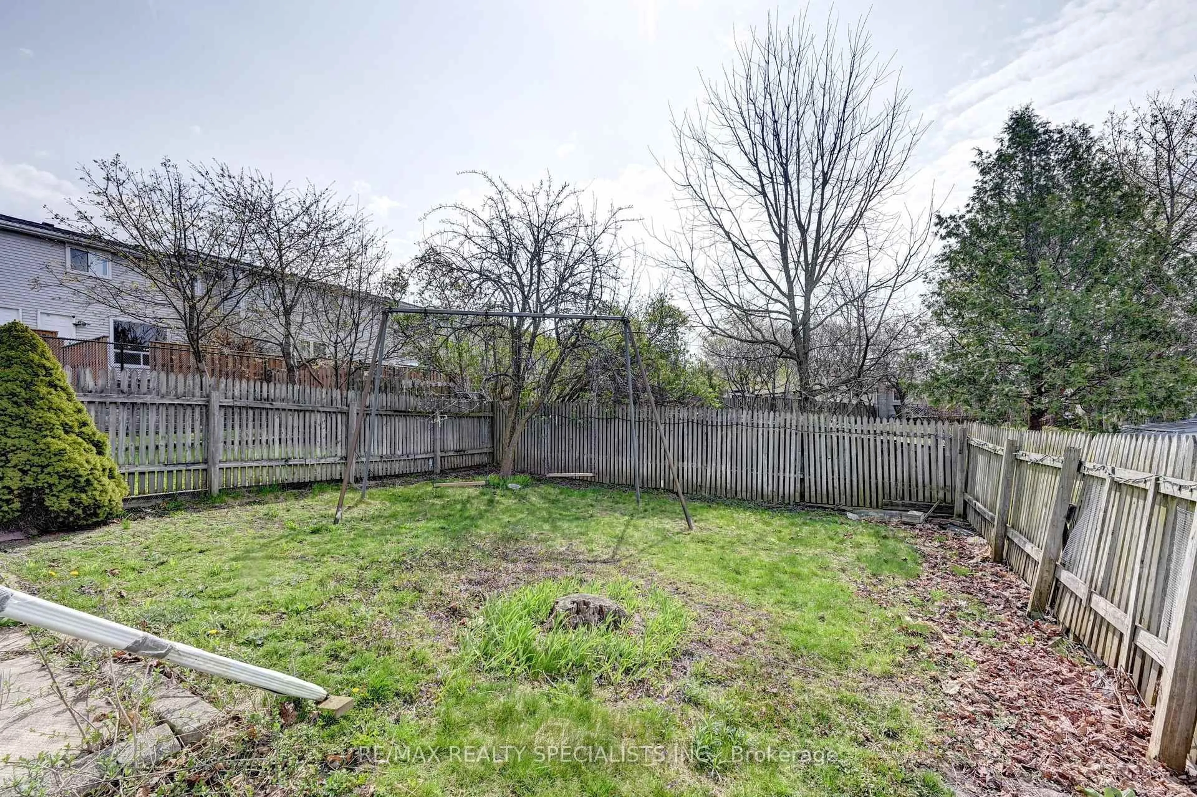 Patio, unknown for 11 Dinison Cres, Kitchener Ontario N2E 2W3