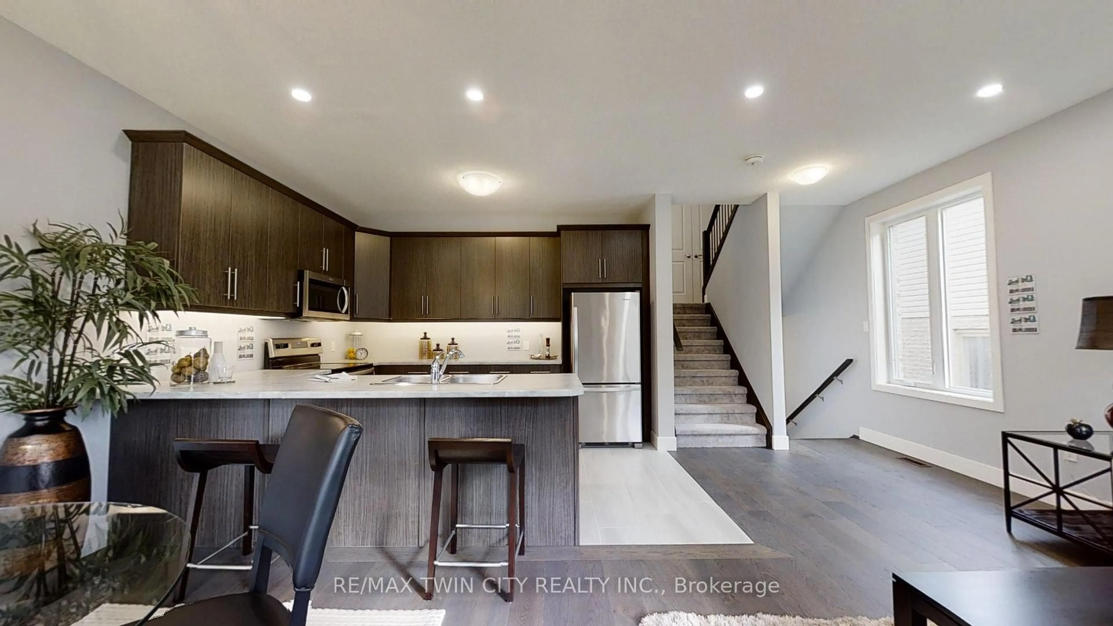 Open concept kitchen, unknown for 2294 SOUTHPORT Cres, London South Ontario N6M 0H9