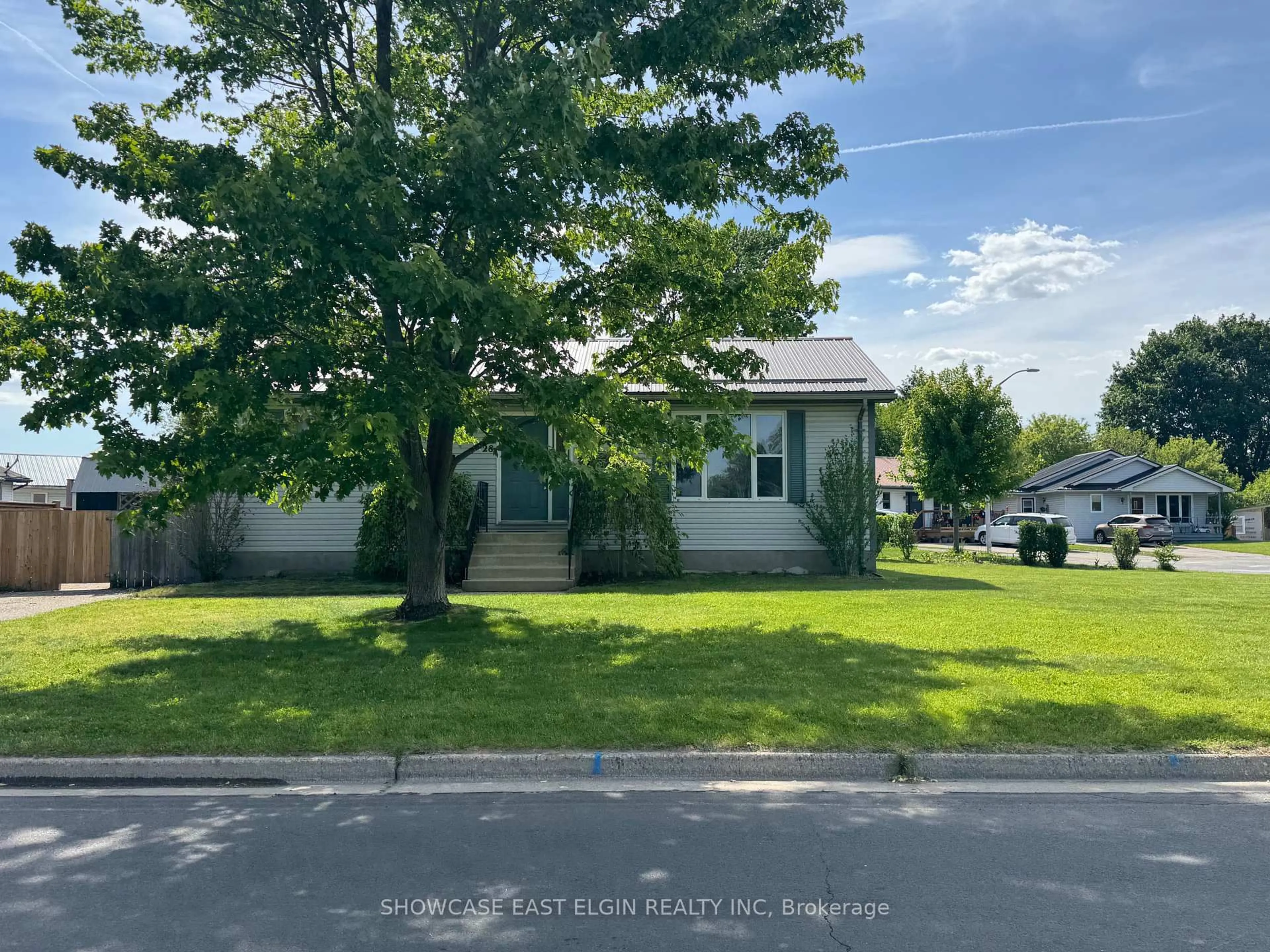 A pic from outside/outdoor area/front of a property/back of a property/a pic from drone, street for 28 Melanie Dr, Aylmer Ontario N5H 3G6