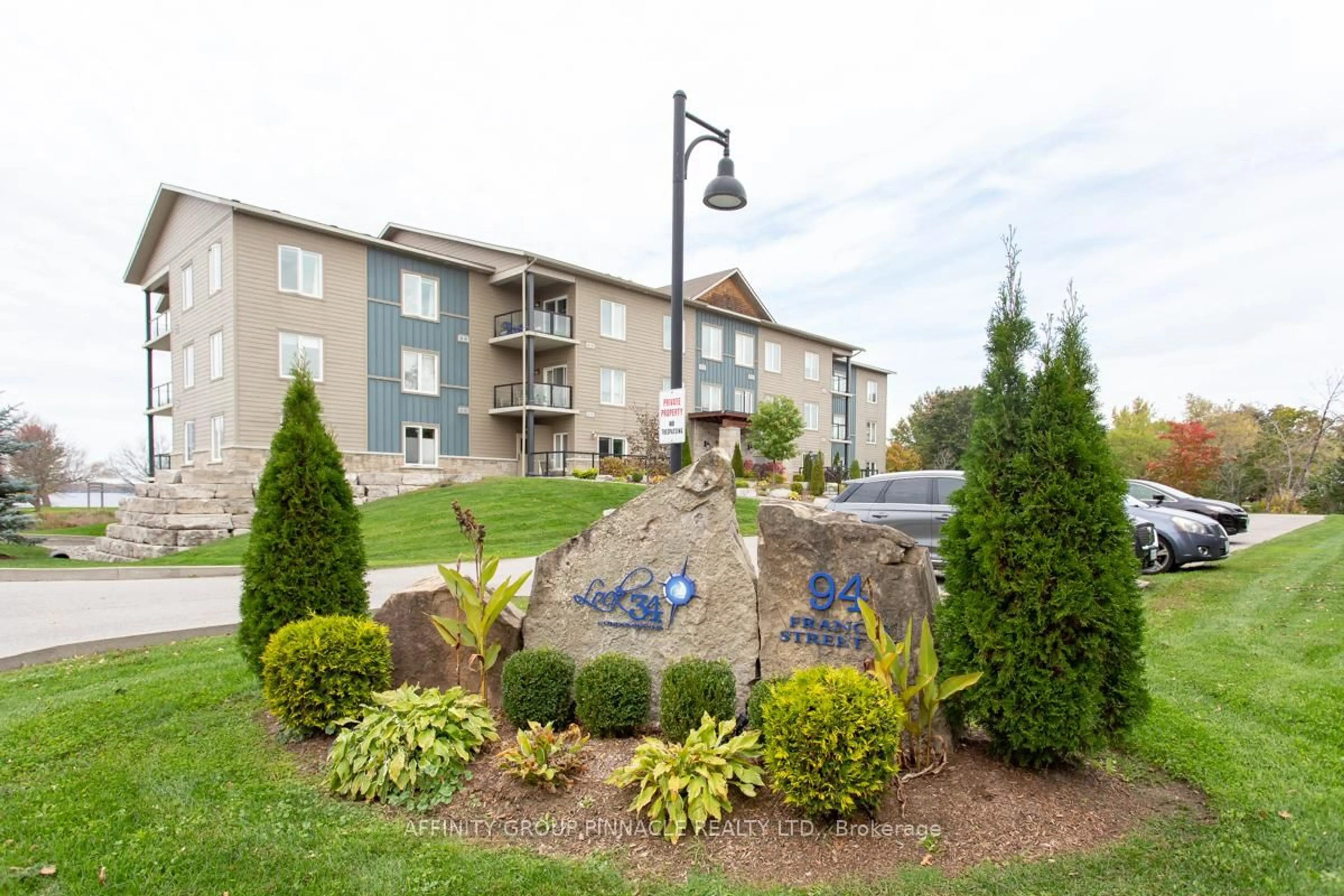 Patio, building for 94 Francis St #103, Kawartha Lakes Ontario K0M 1N0