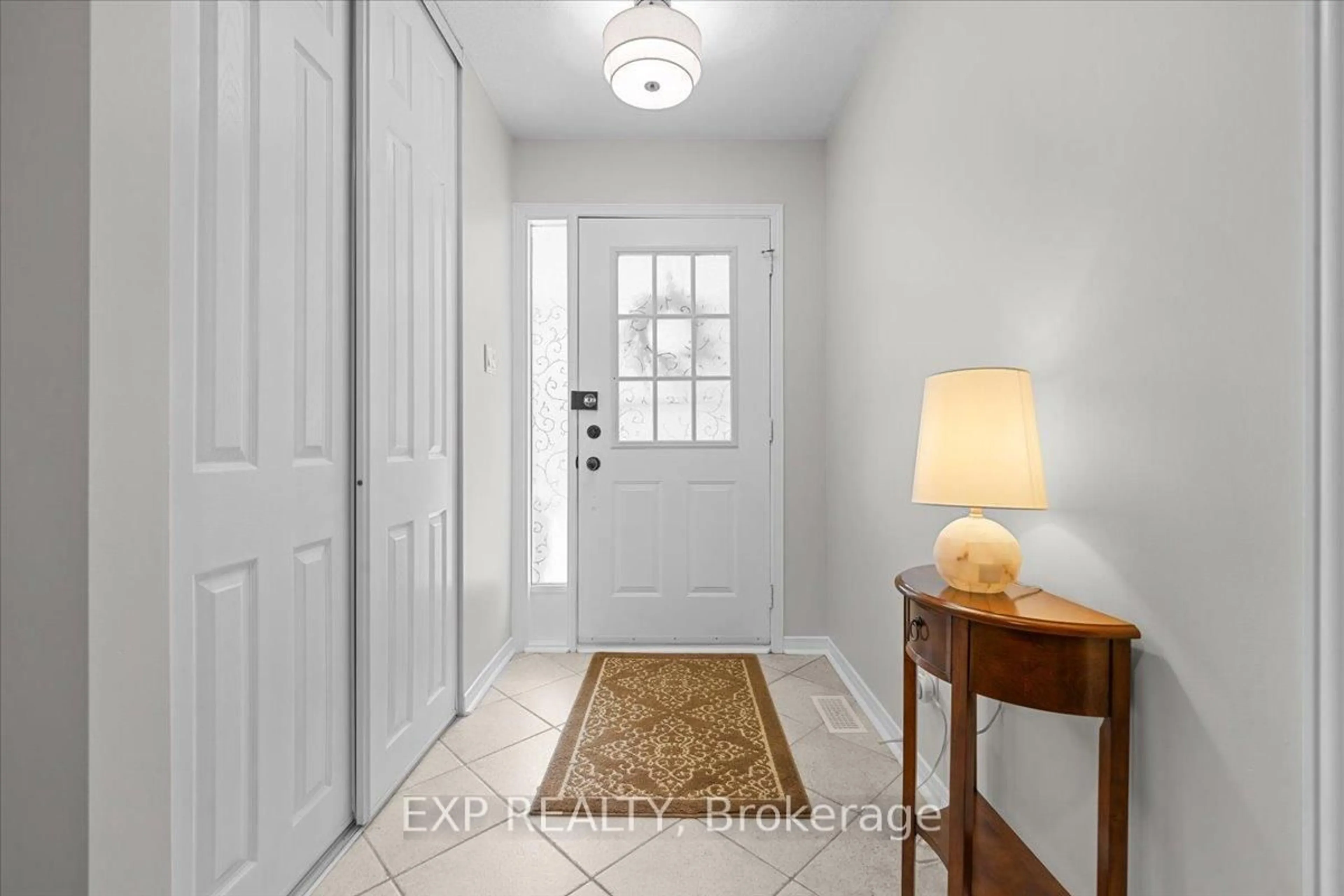 Indoor entryway for 85 Teevens Dr, Ottawa Ontario K2J 2E3