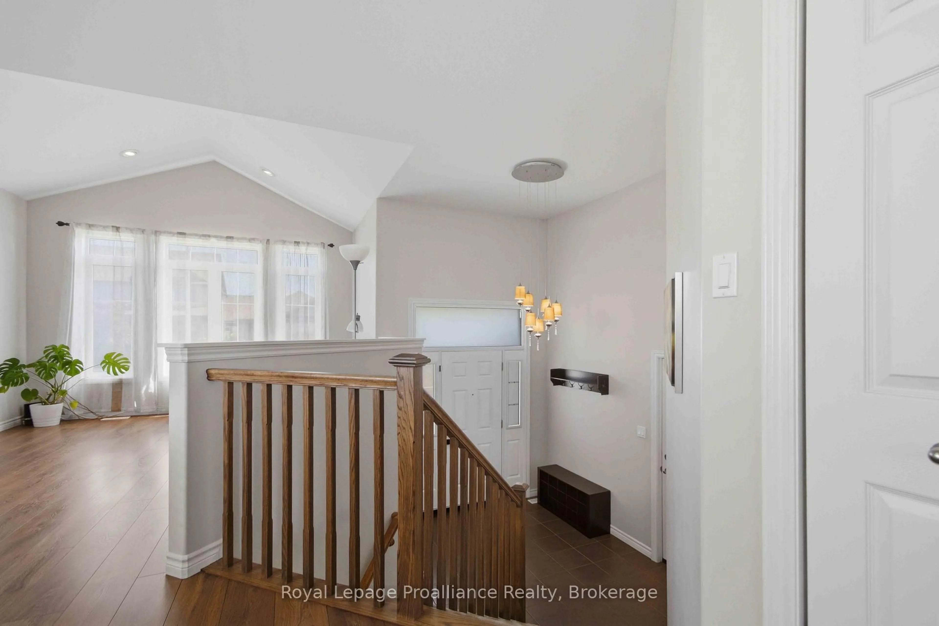 Indoor entryway for 5 Walnut Dr, Belleville Ontario K8N 0E3