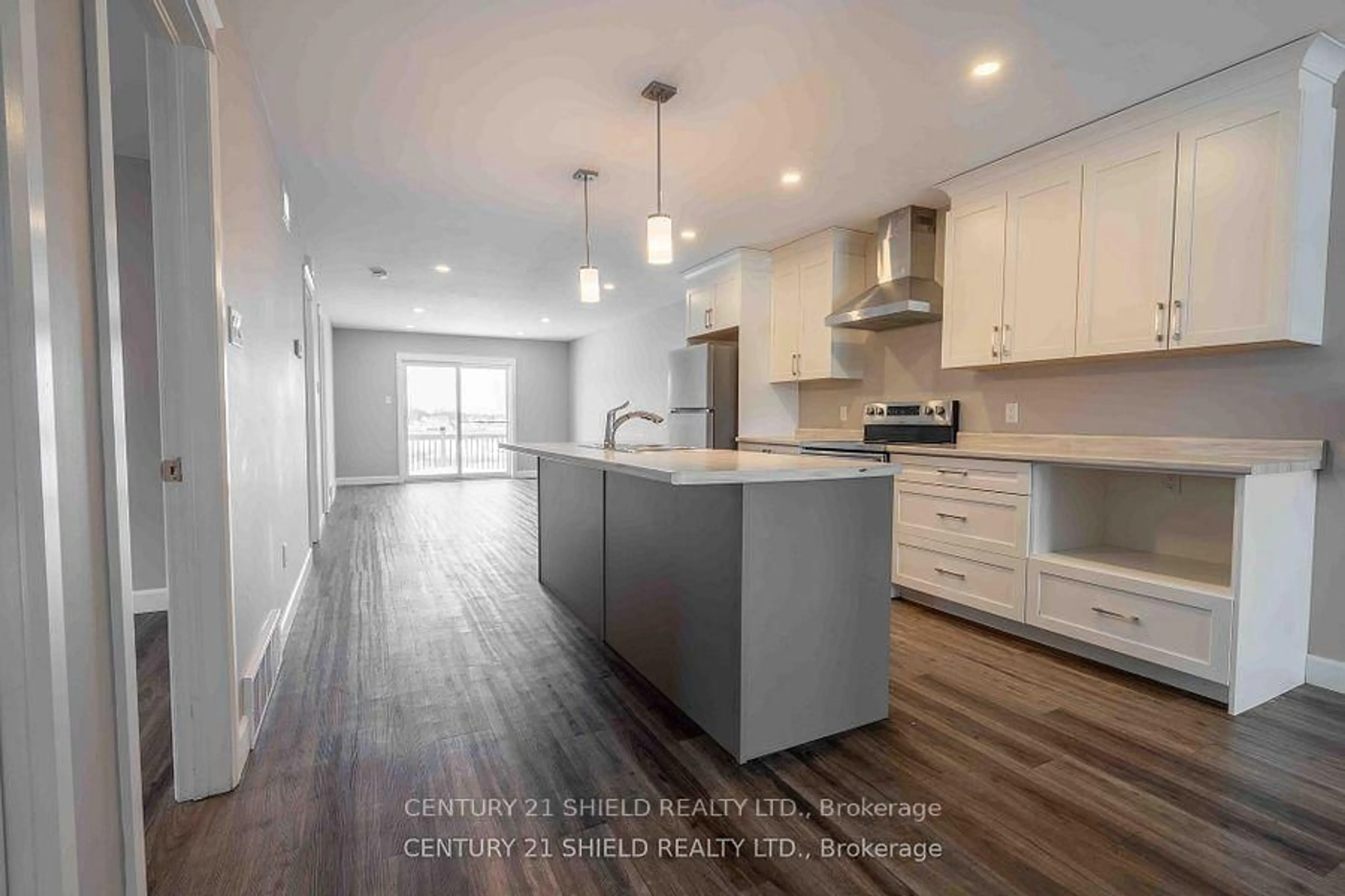 Open concept kitchen, unknown for 236 East Ridge Dr, Cornwall Ontario K6H 0H9