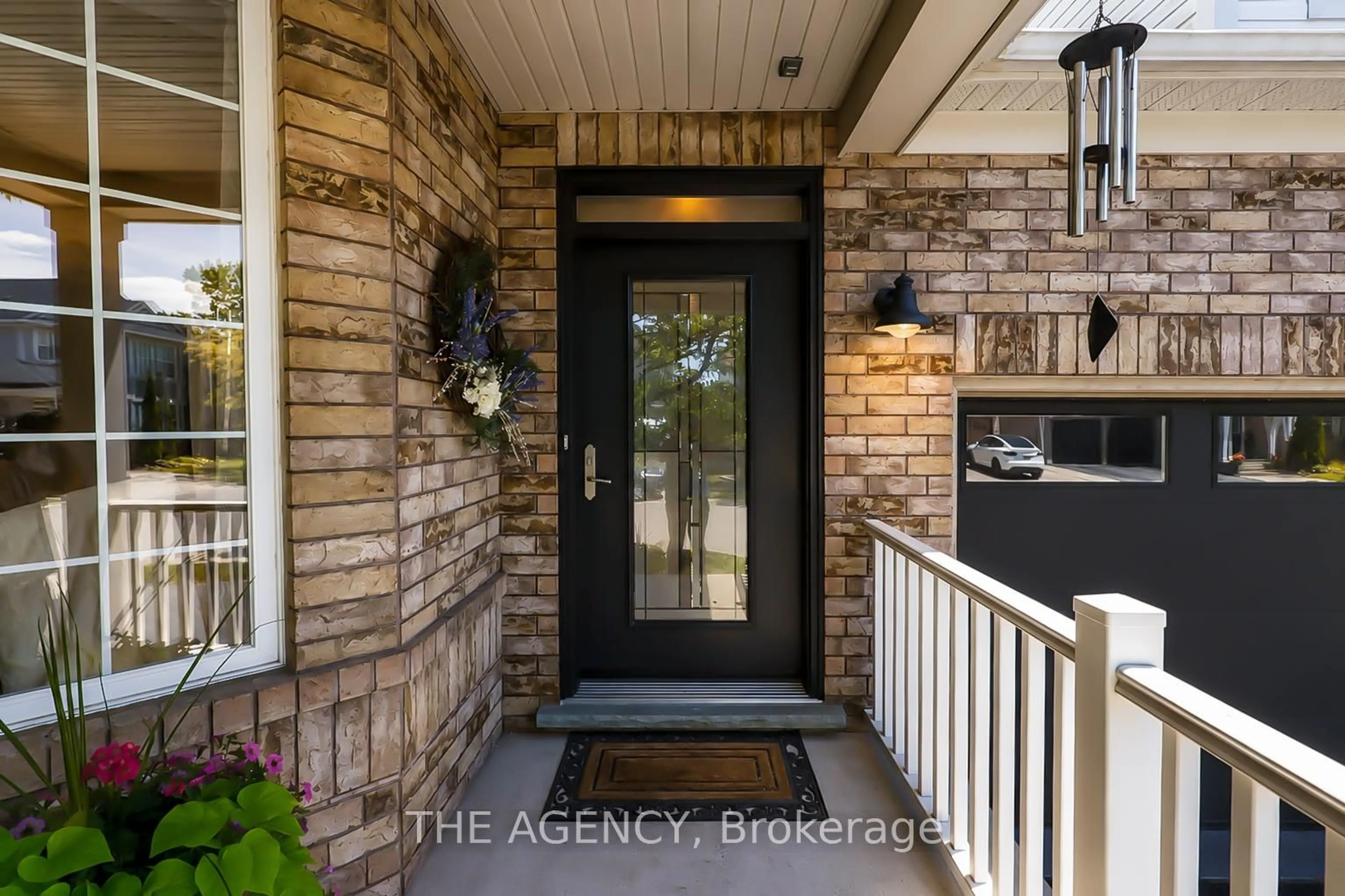 Indoor entryway for 71 Dellgrove Circ, Cambridge Ontario N1T 2J9