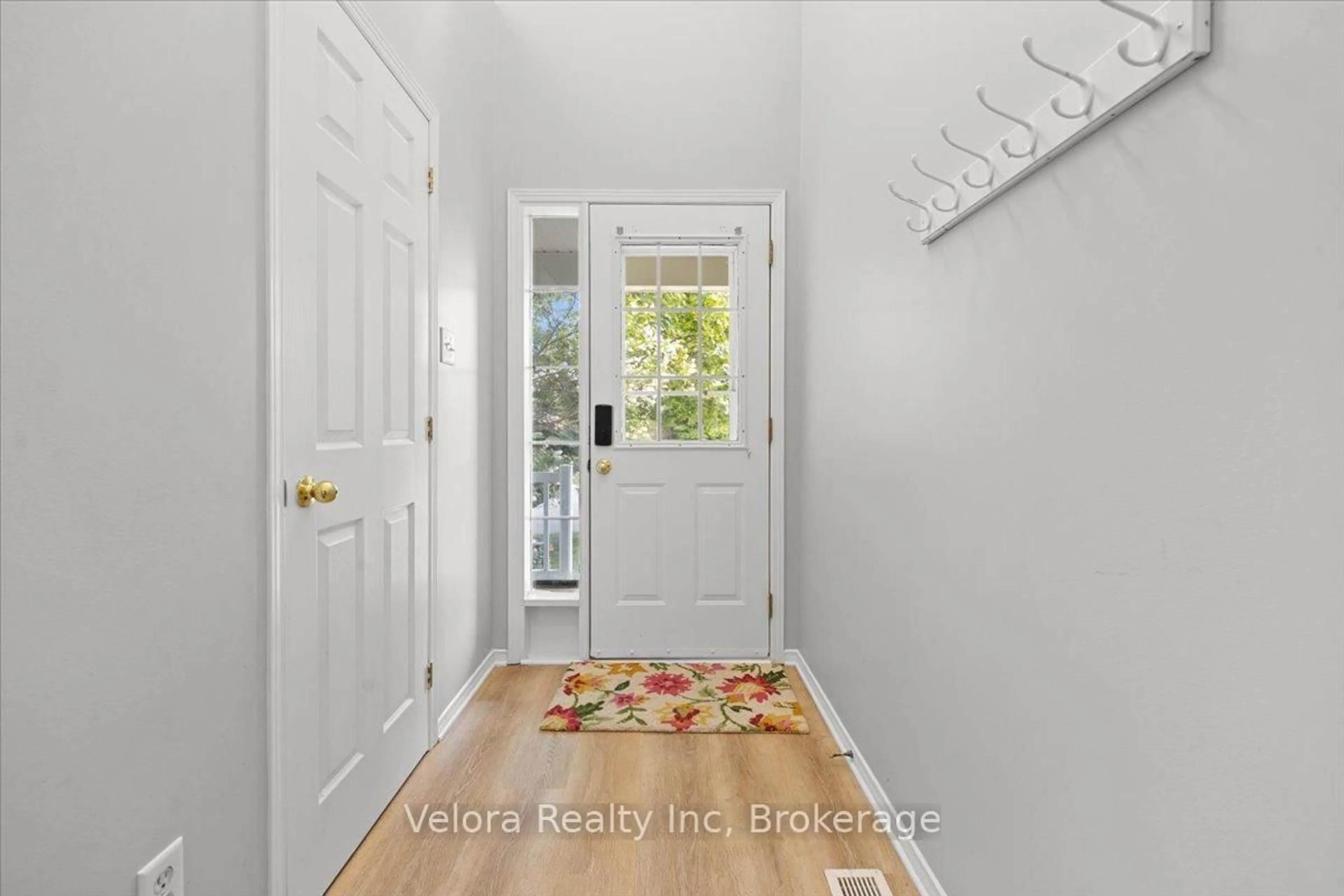 Indoor entryway for 234 Deercroft Ave, Nepean Ontario K2J 5K1