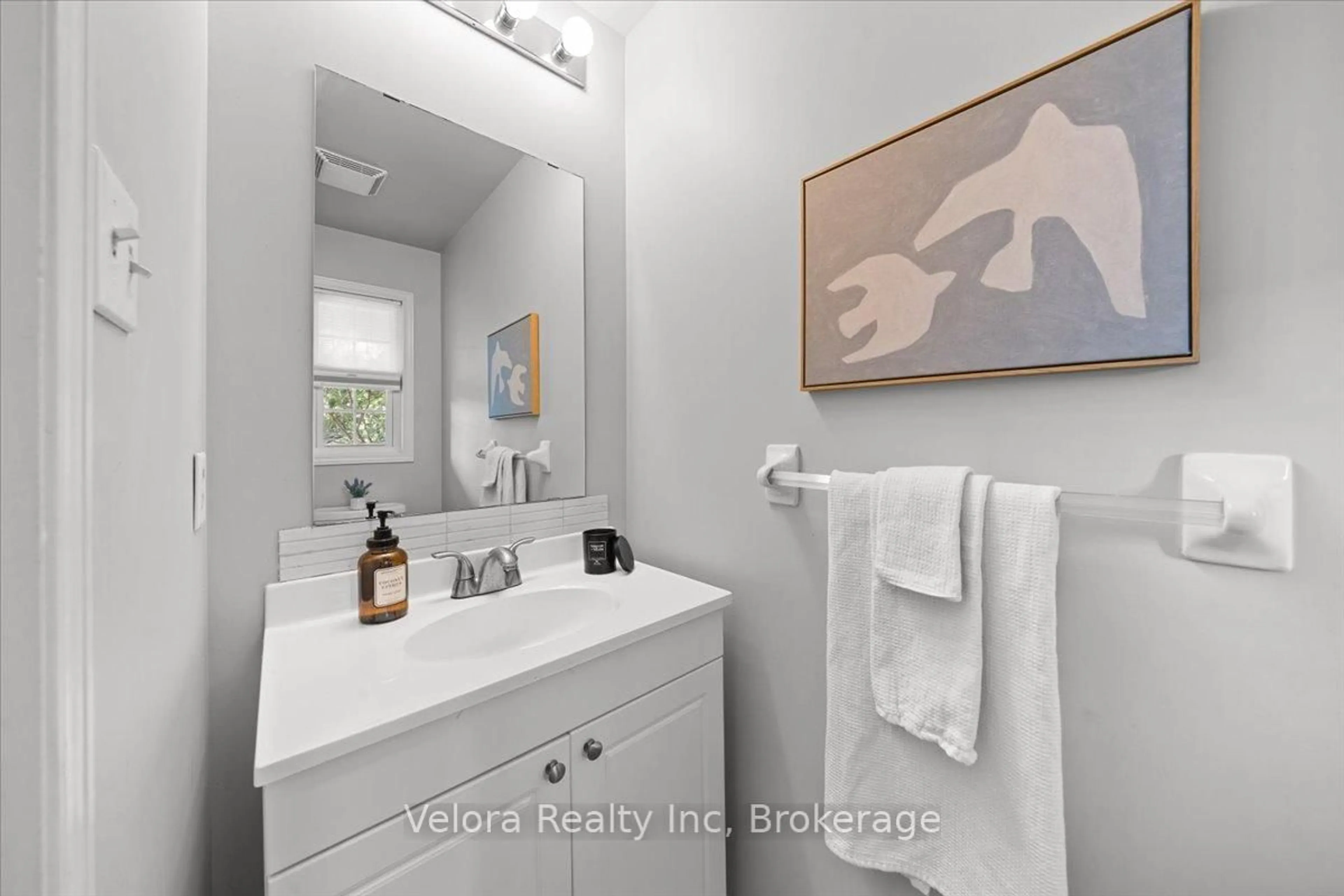 Standard bathroom, ceramic/tile floor for 234 Deercroft Ave, Nepean Ontario K2J 5K1
