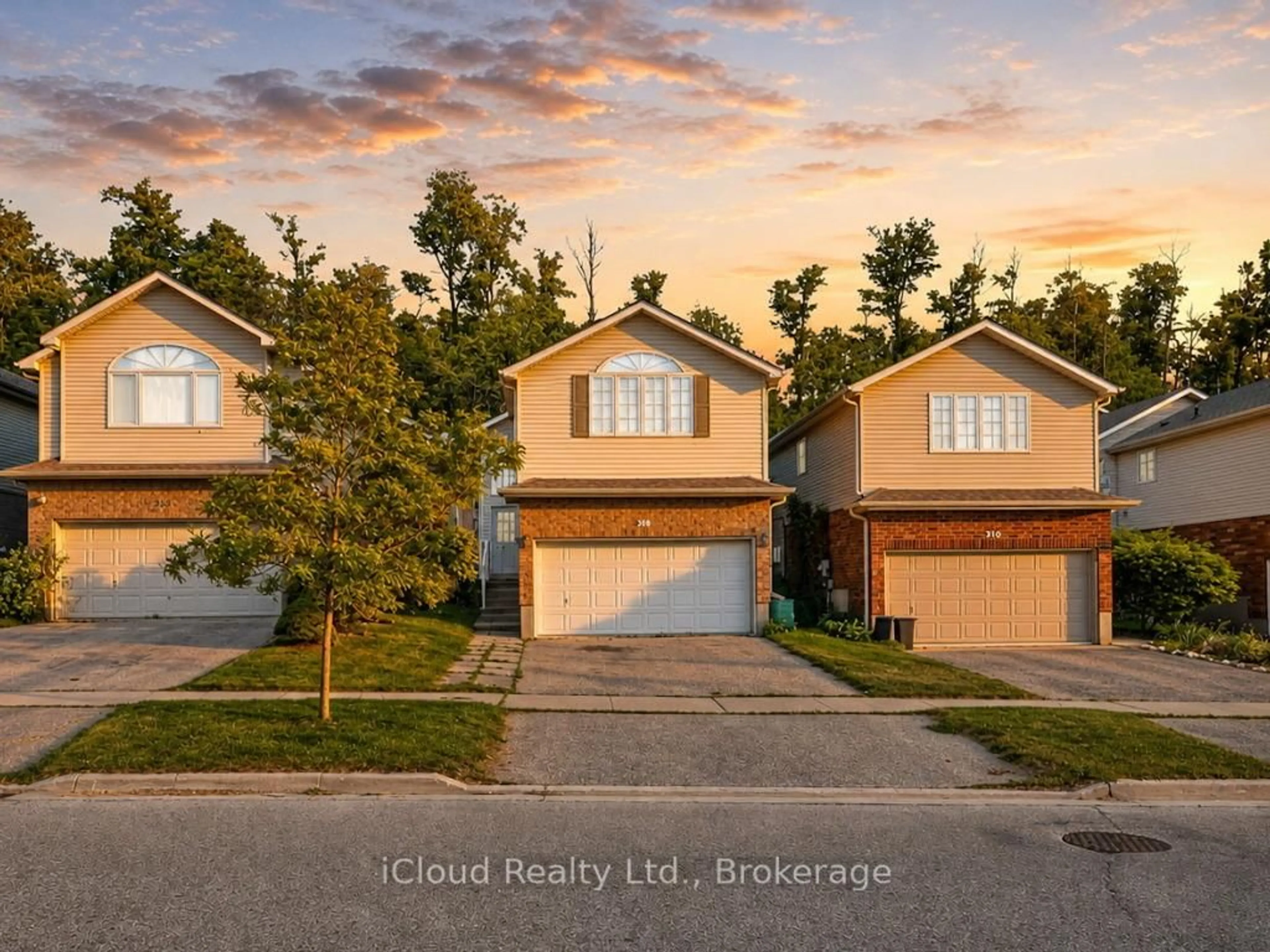 A pic from outside/outdoor area/front of a property/back of a property/a pic from drone, street for 308 Keewatin Ave, Kitchener Ontario N2B 3W3