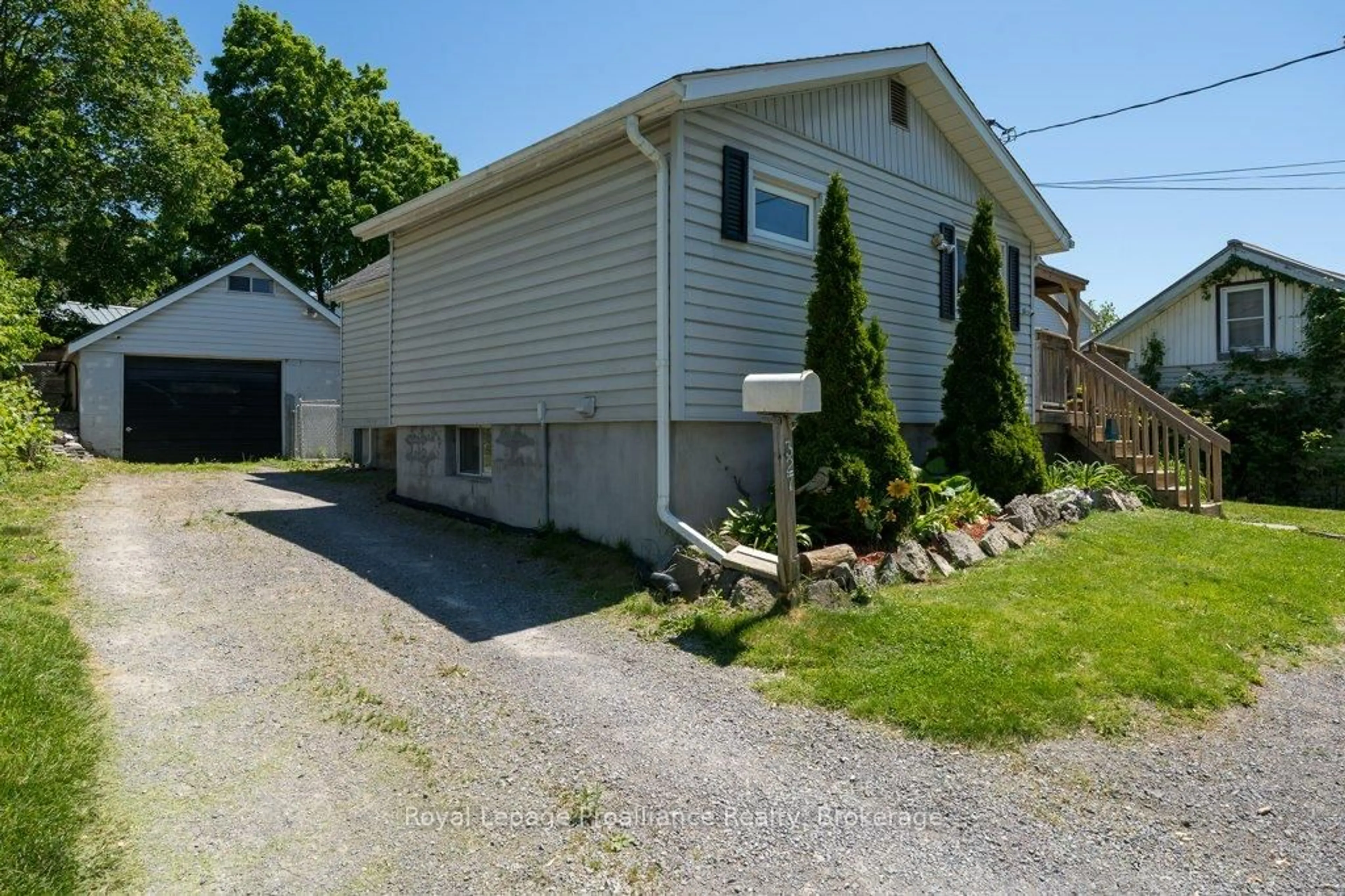 Unknown for 327 Sidney St, Quinte West Ontario K8V 2V1