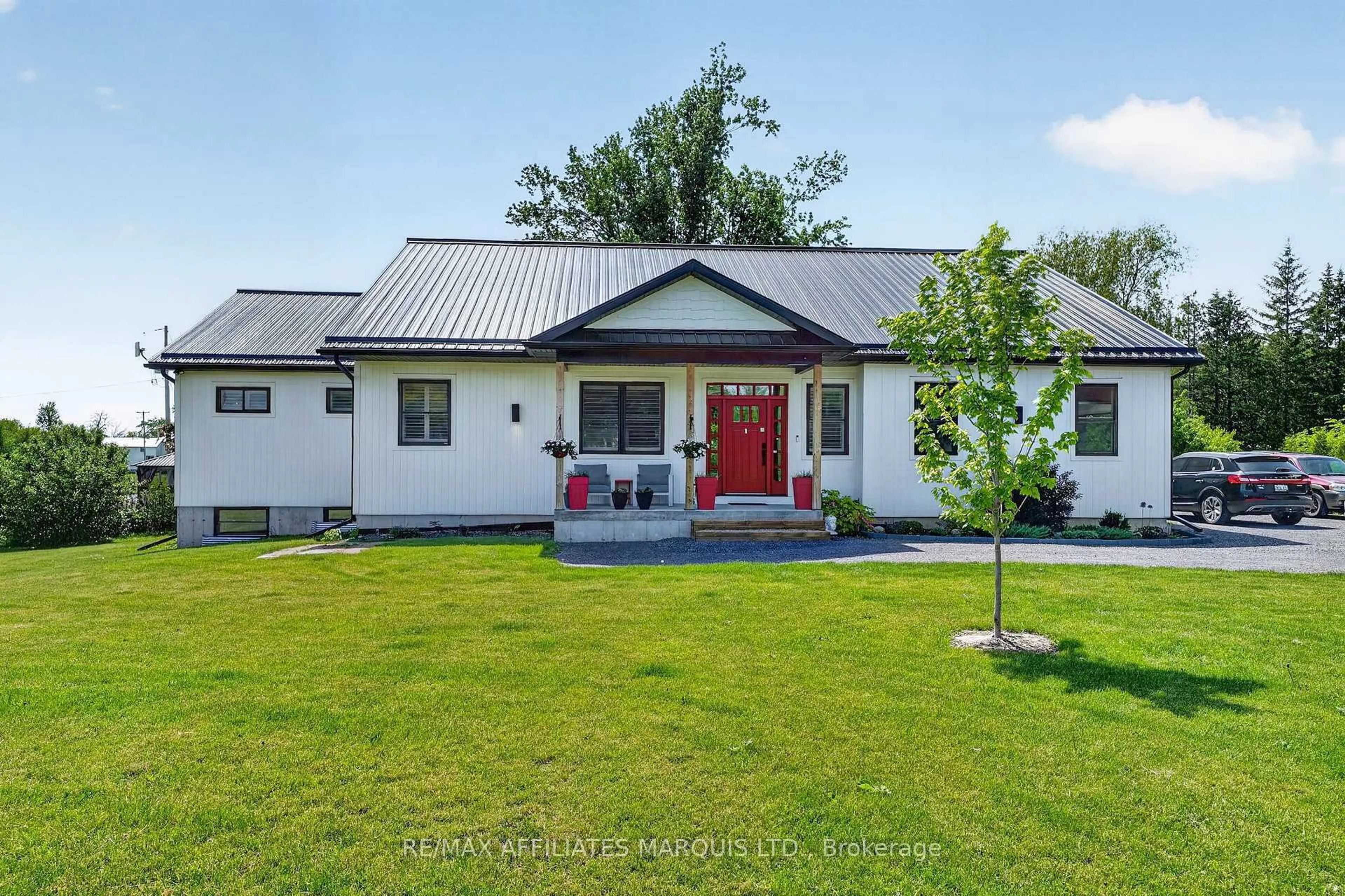 A pic from outside/outdoor area/front of a property/back of a property/a pic from drone, unknown for 4996 Rosebush Dr, South Glengarry Ontario K0C 1S0