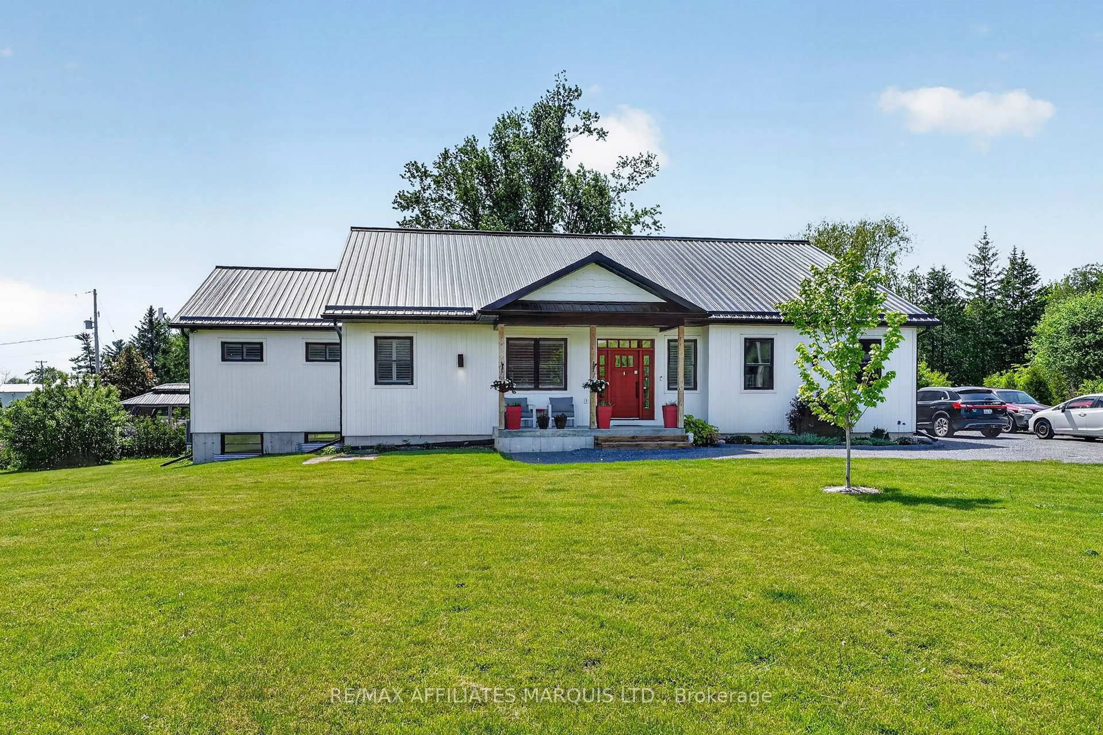 A pic from outside/outdoor area/front of a property/back of a property/a pic from drone, unknown for 4996 Rosebush Dr, South Glengarry Ontario K0C 1S0