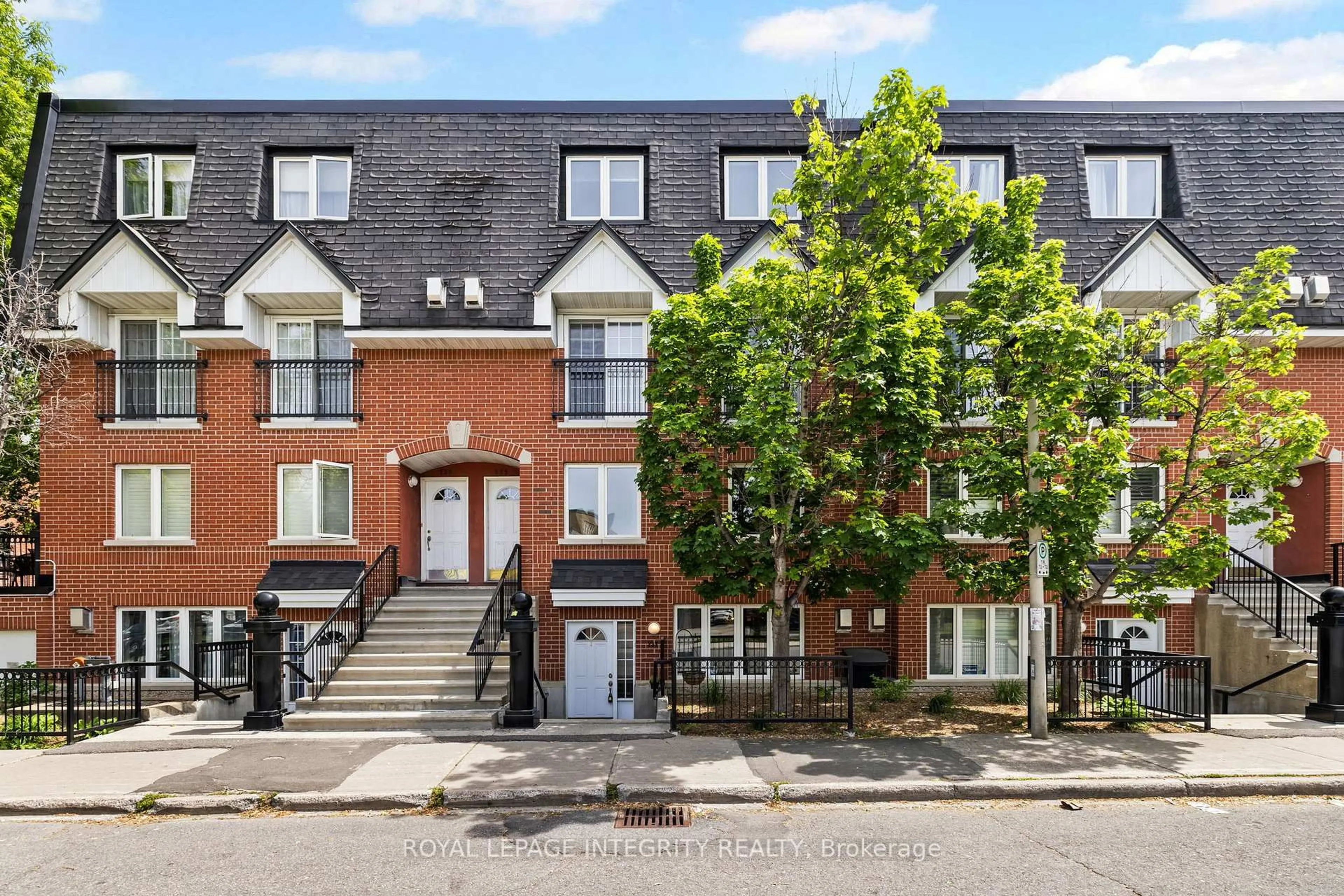 Home with brick exterior material, street for 237 Cumberland St, Ottawa Ontario K1N 8W6
