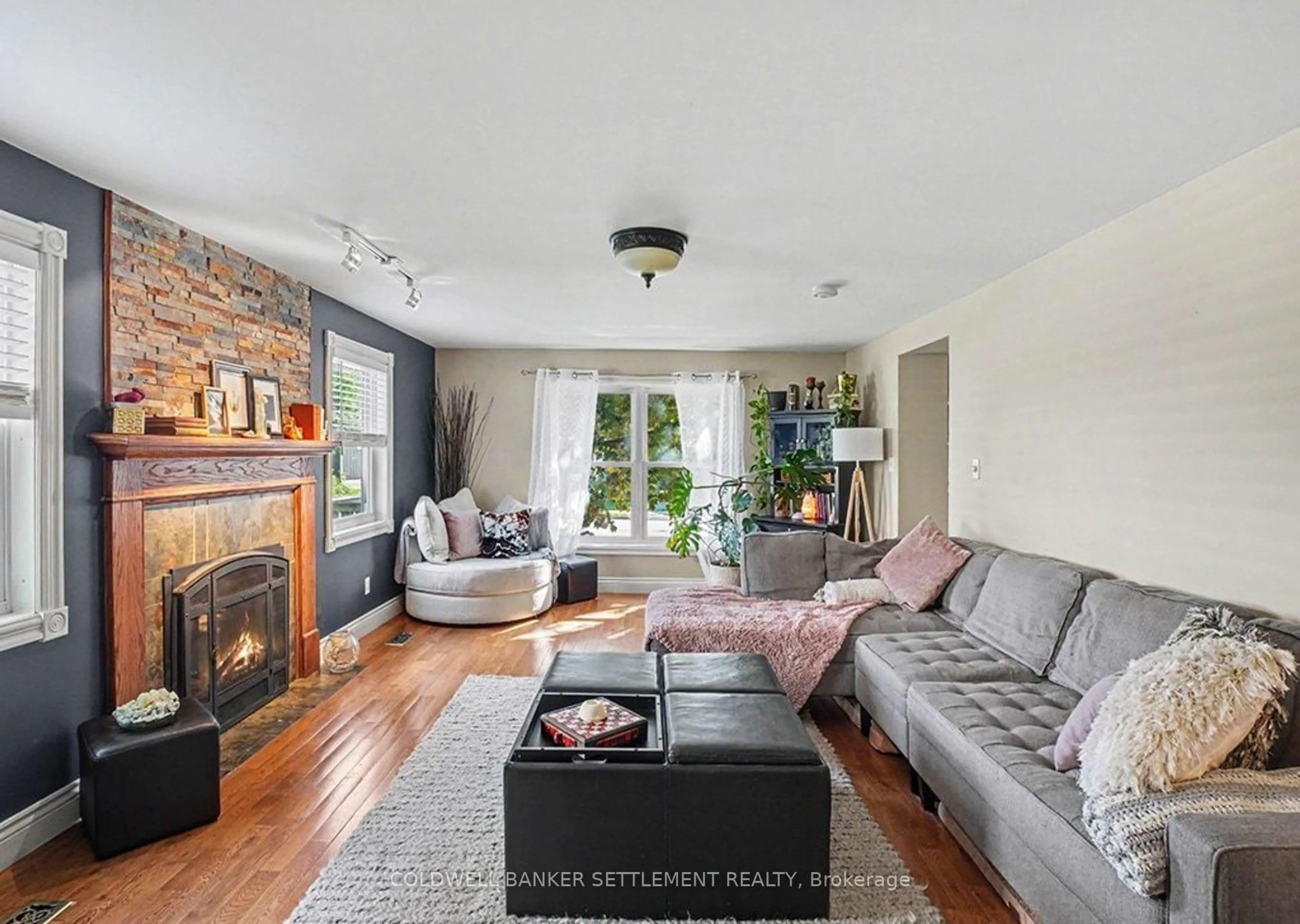 Living room with furniture, unknown for 217 Gore St, Perth Ontario K7H 1K6