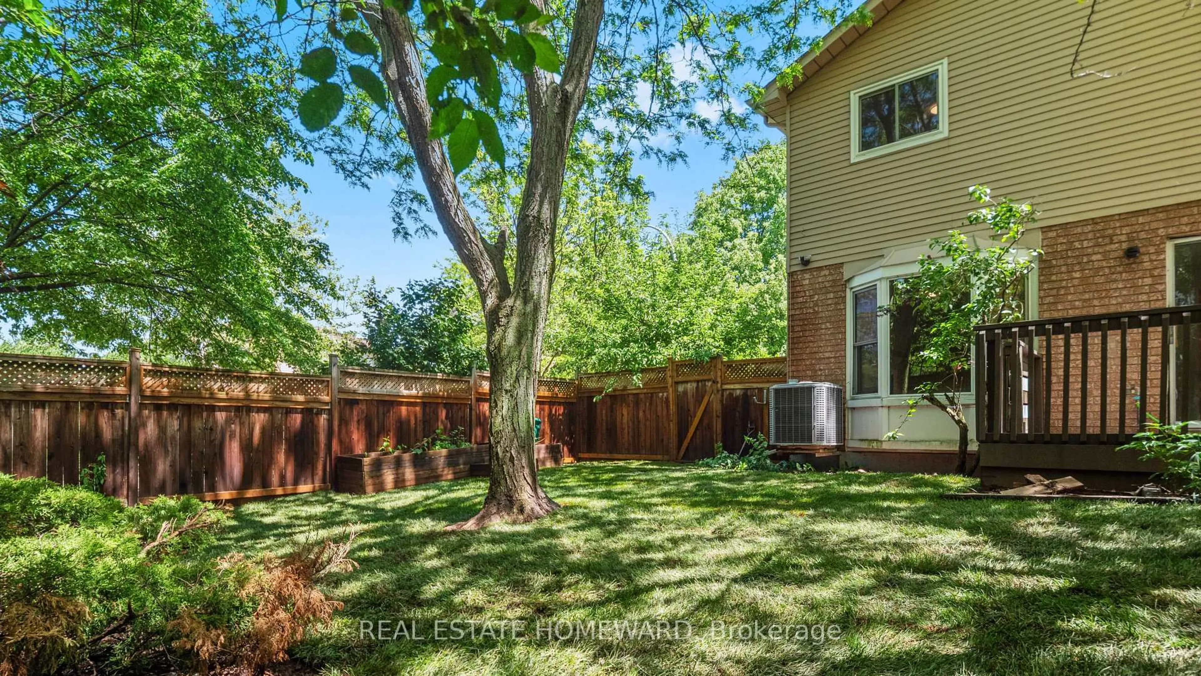 Patio, forest/trees view for 39 Tomahawk Dr, Grimsby Ontario L3M 5G5