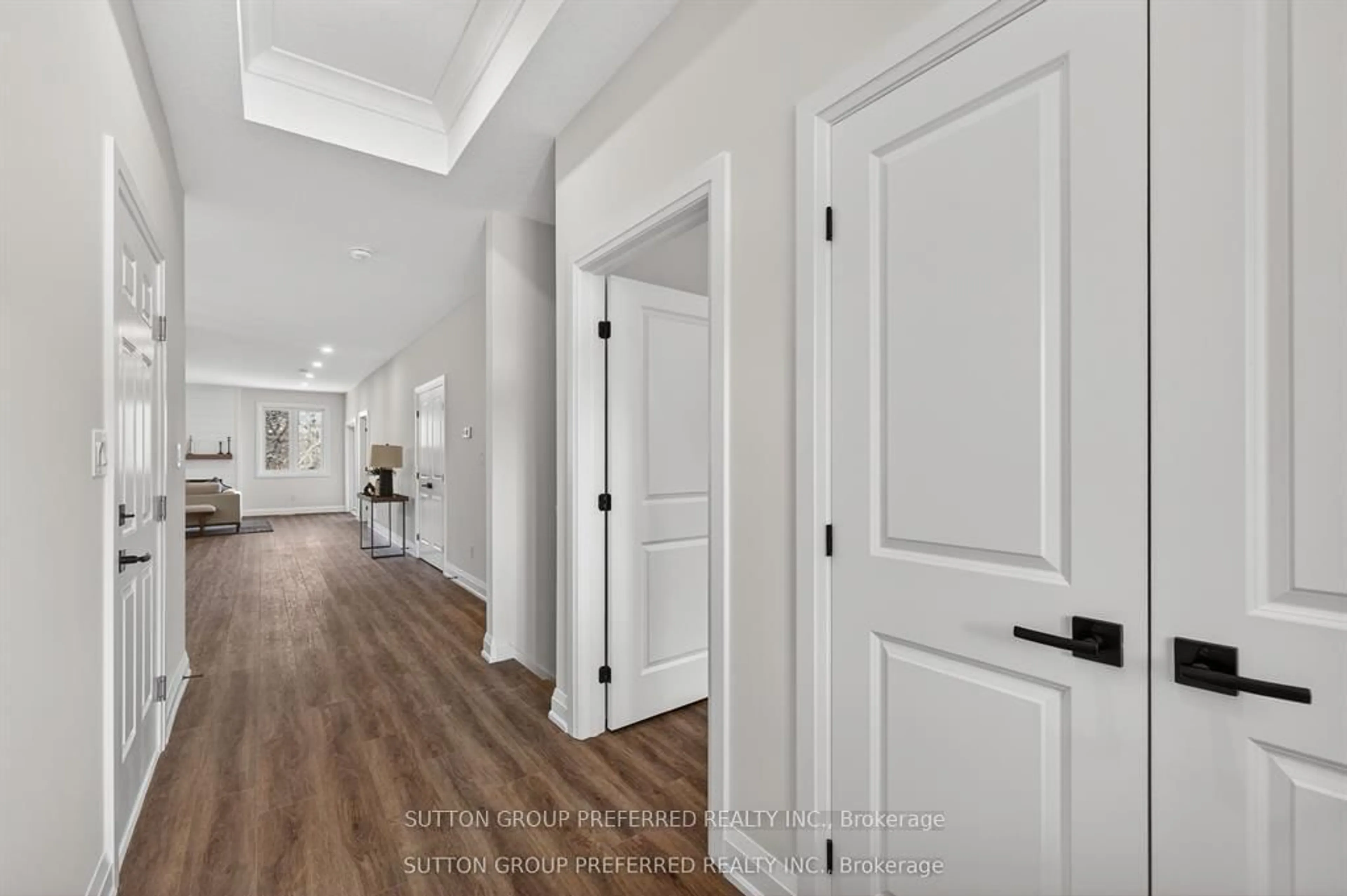 Indoor entryway for 175 GLENGARIFF Dr #28, Southwold Ontario N5P 0G1