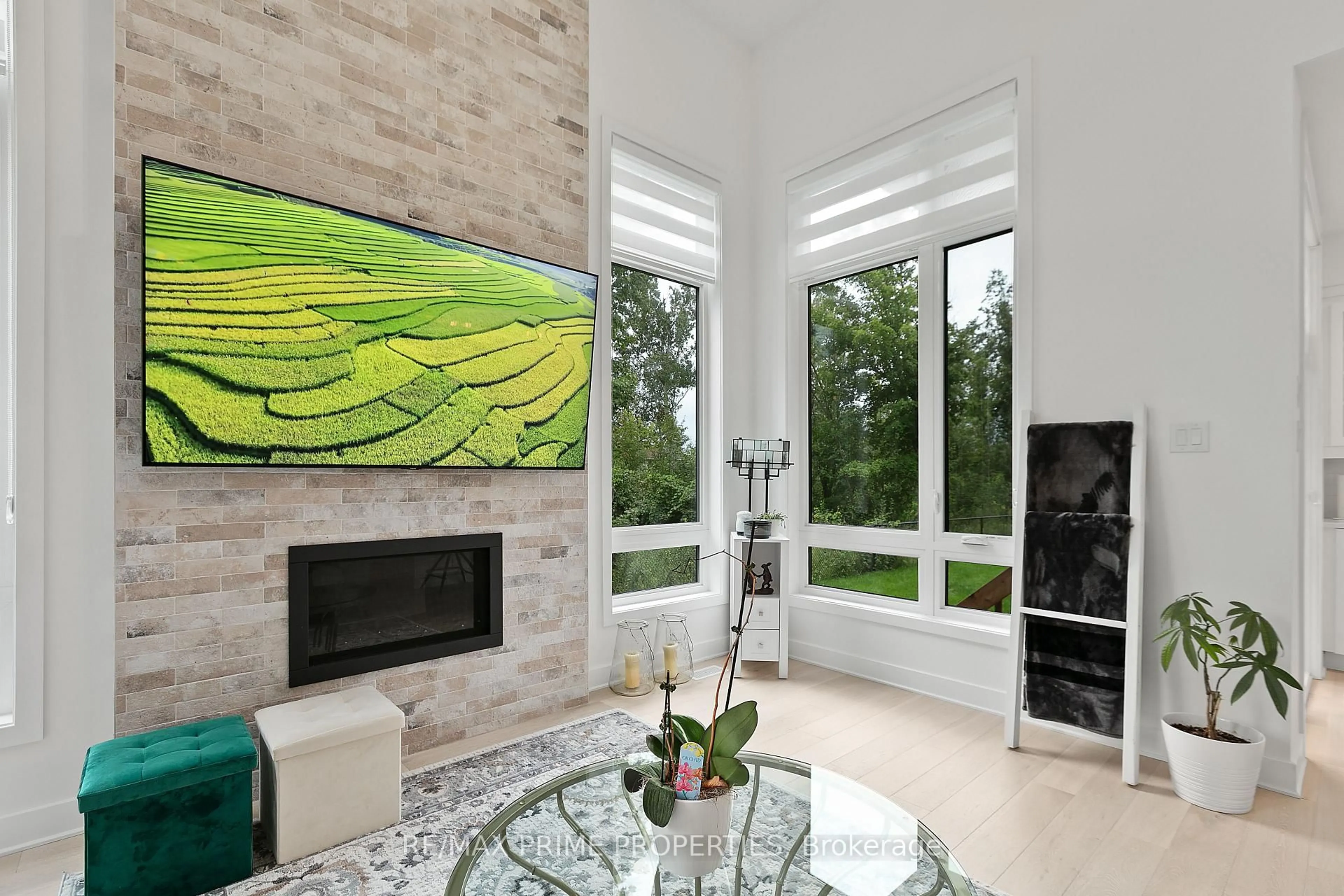 Living room with furniture, ceramic/tile floor for 194 Bristol Cres, North Grenville Ontario K0G 1J0