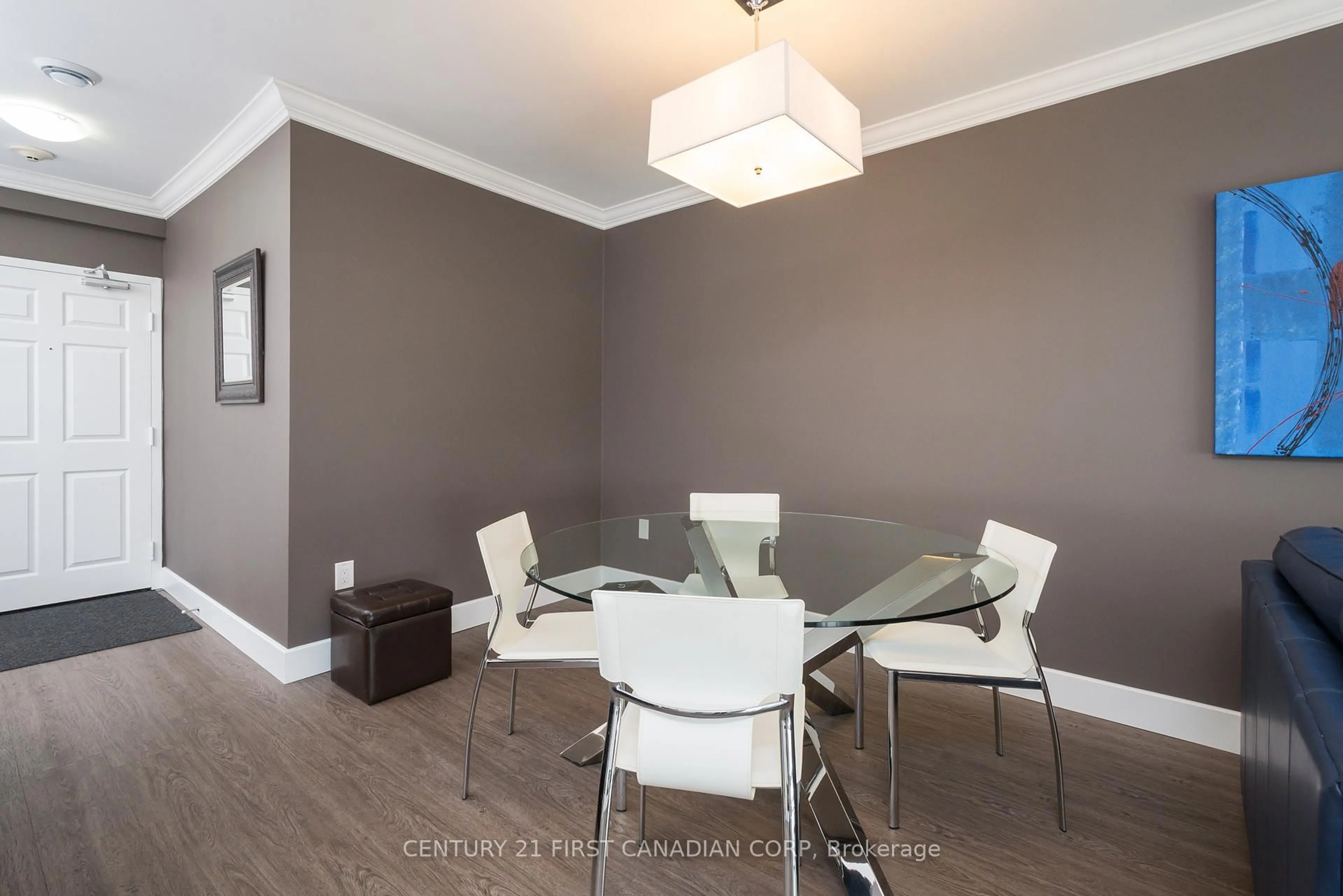 Dining room, wood/laminate floor for 544 Talbot St #904, London East Ontario N6A 0A8