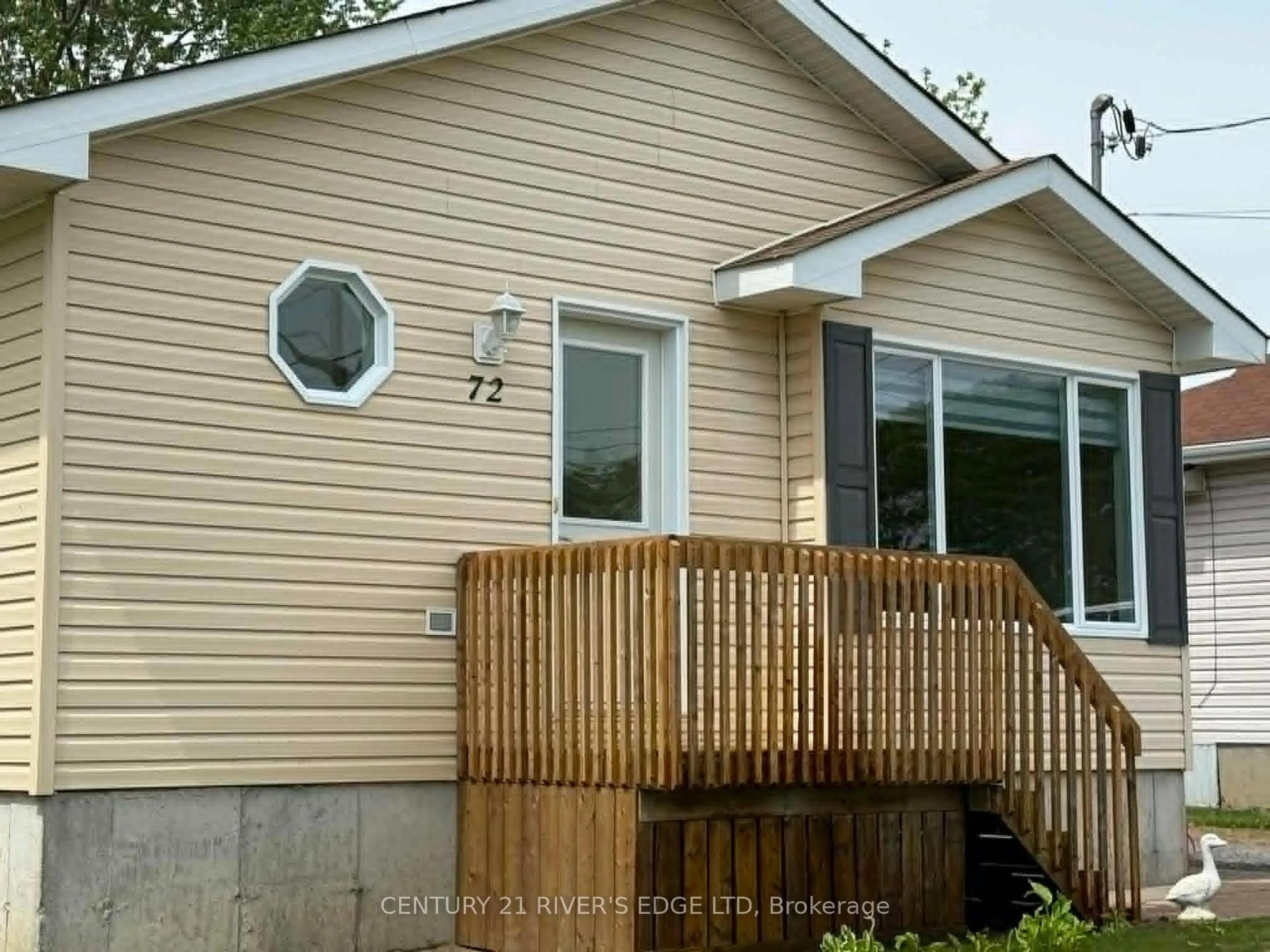 Unknown for 72 St Lawrence St, South Dundas Ontario K0C 1X0