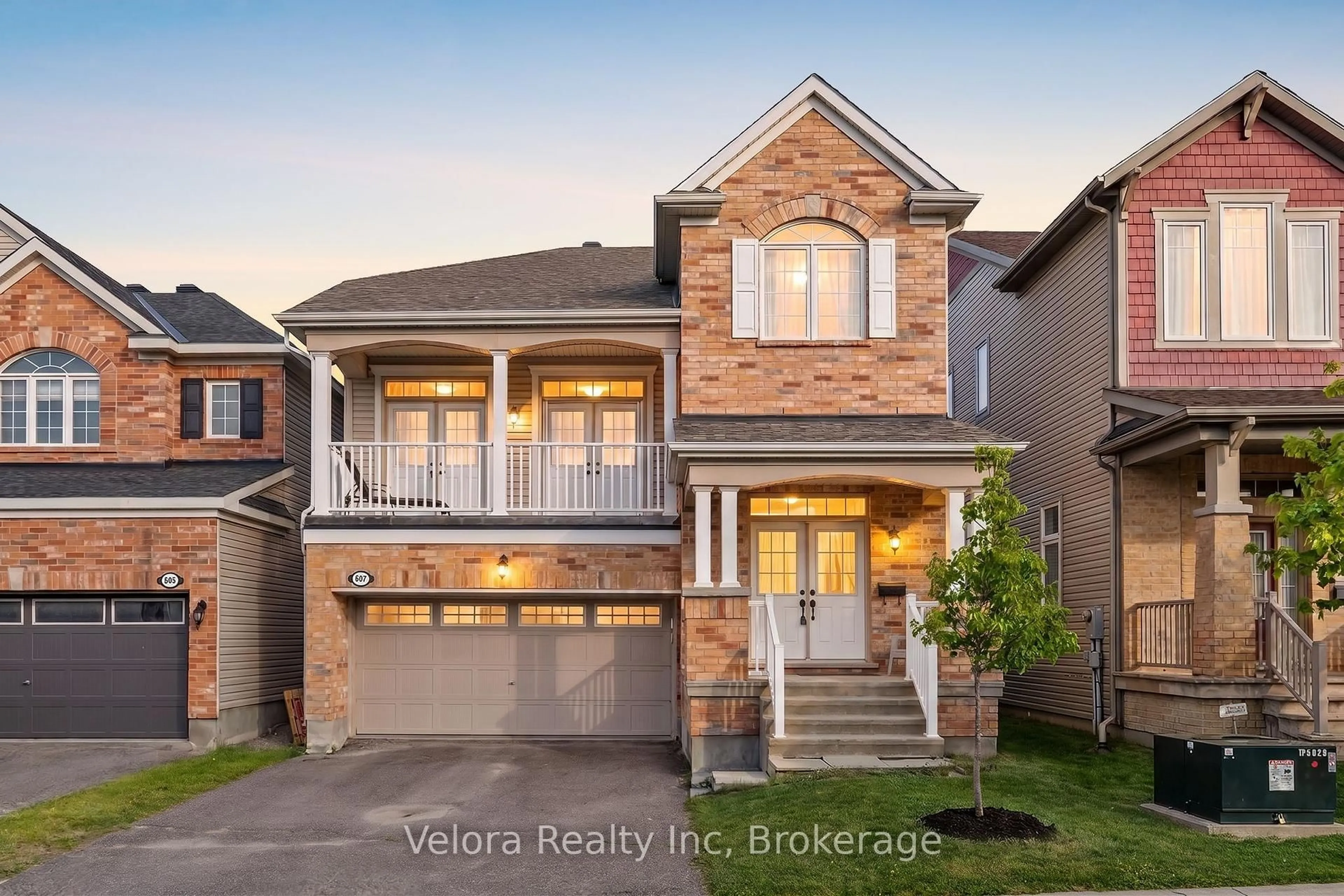 Home with brick exterior material, street for 607 Rosehill Ave, Stittsville Ontario K2S 0K3