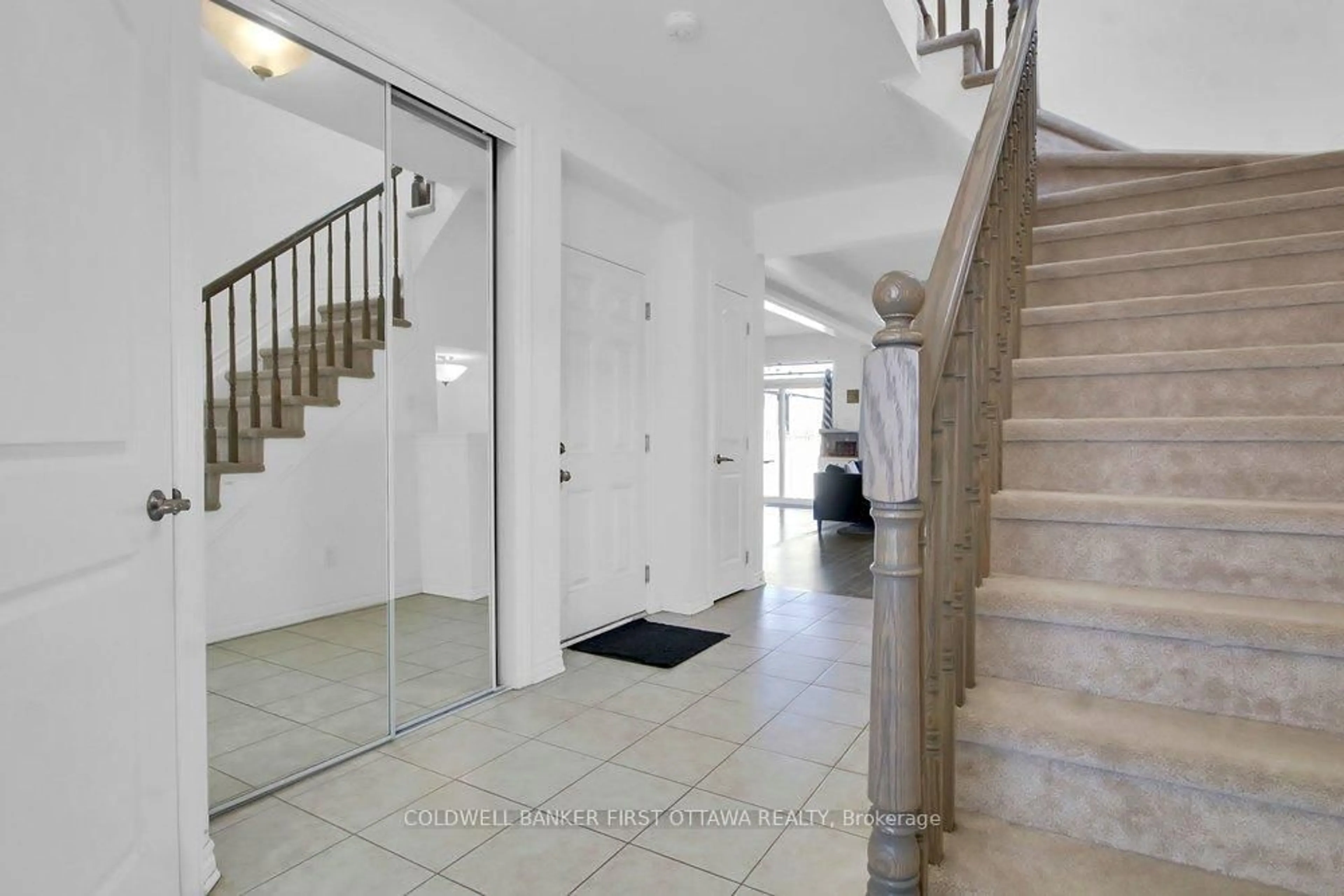 Unknown for 4852 Abbott St, Ottawa Ontario K2S 1E7