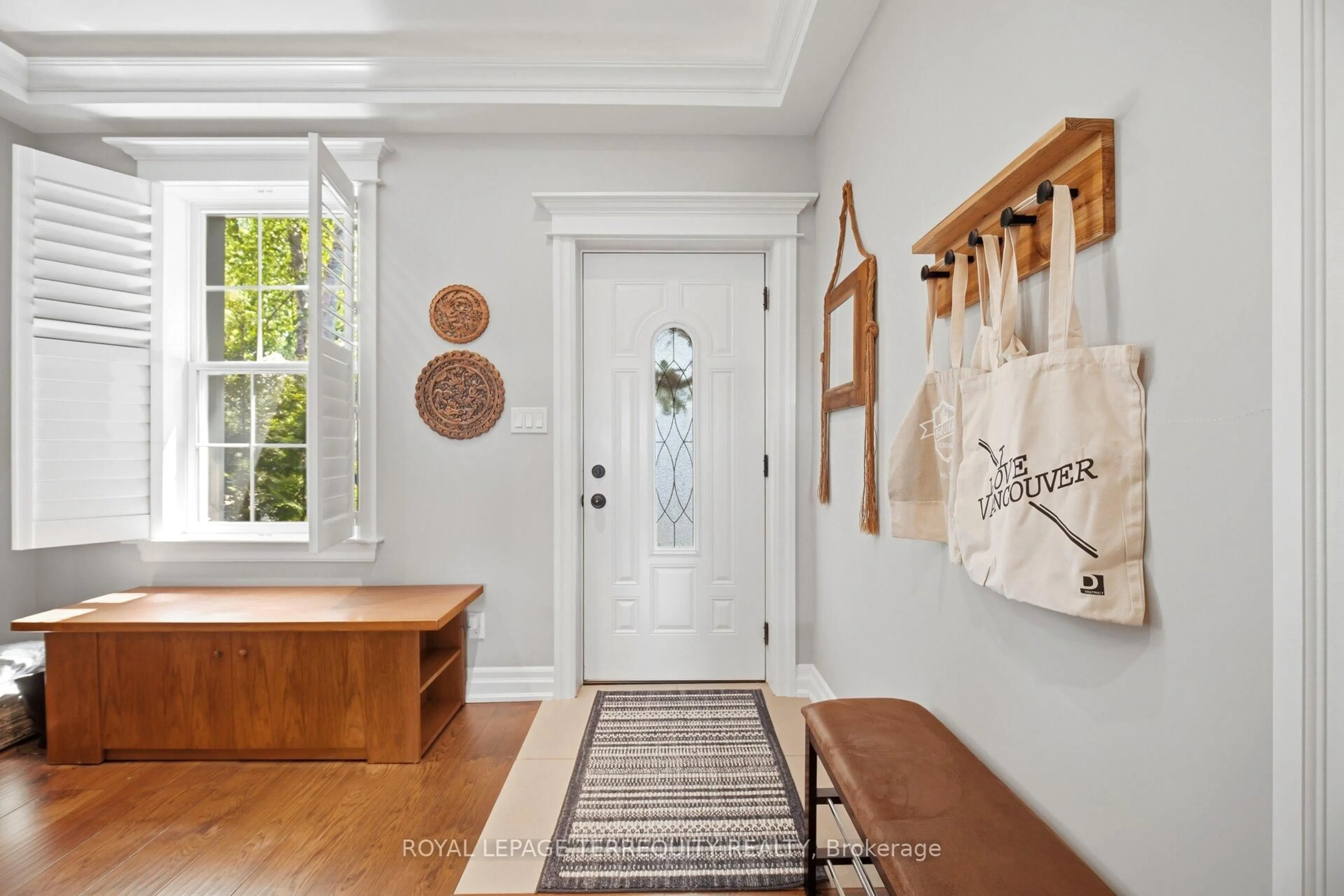 Indoor entryway for 66 Chatham St, Hamilton Ontario L8P 2B4