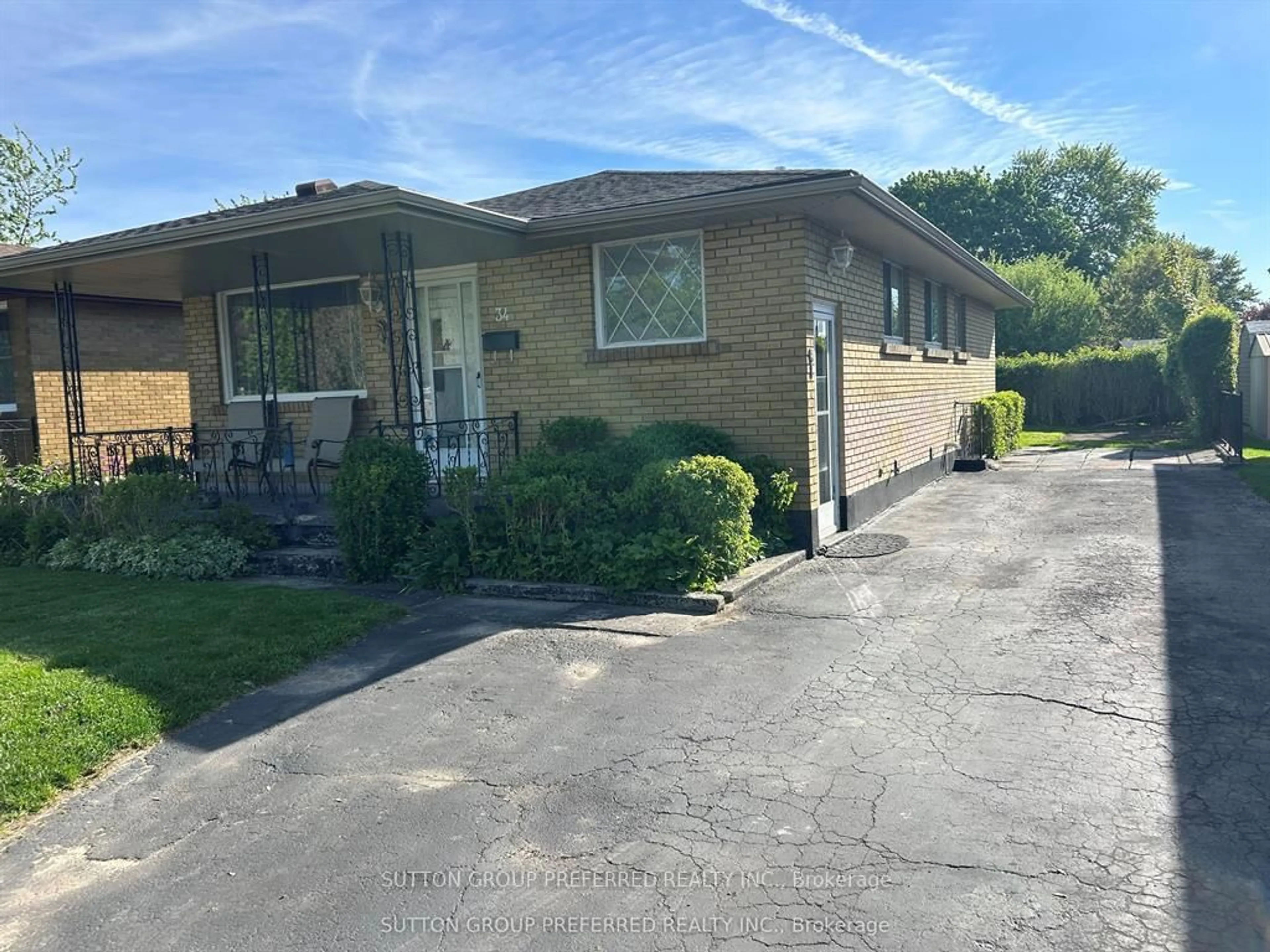 Unknown for 34 Wexford Ave, London East Ontario N5V 1L7