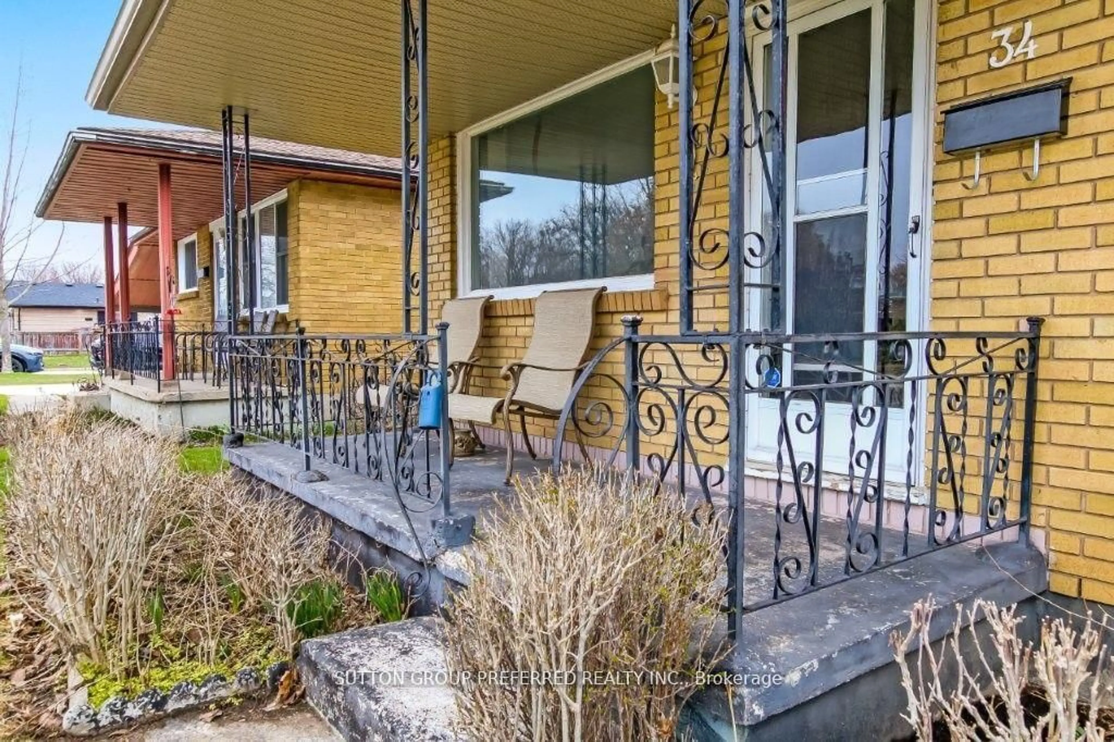 Unknown for 34 Wexford Ave, London East Ontario N5V 1L7
