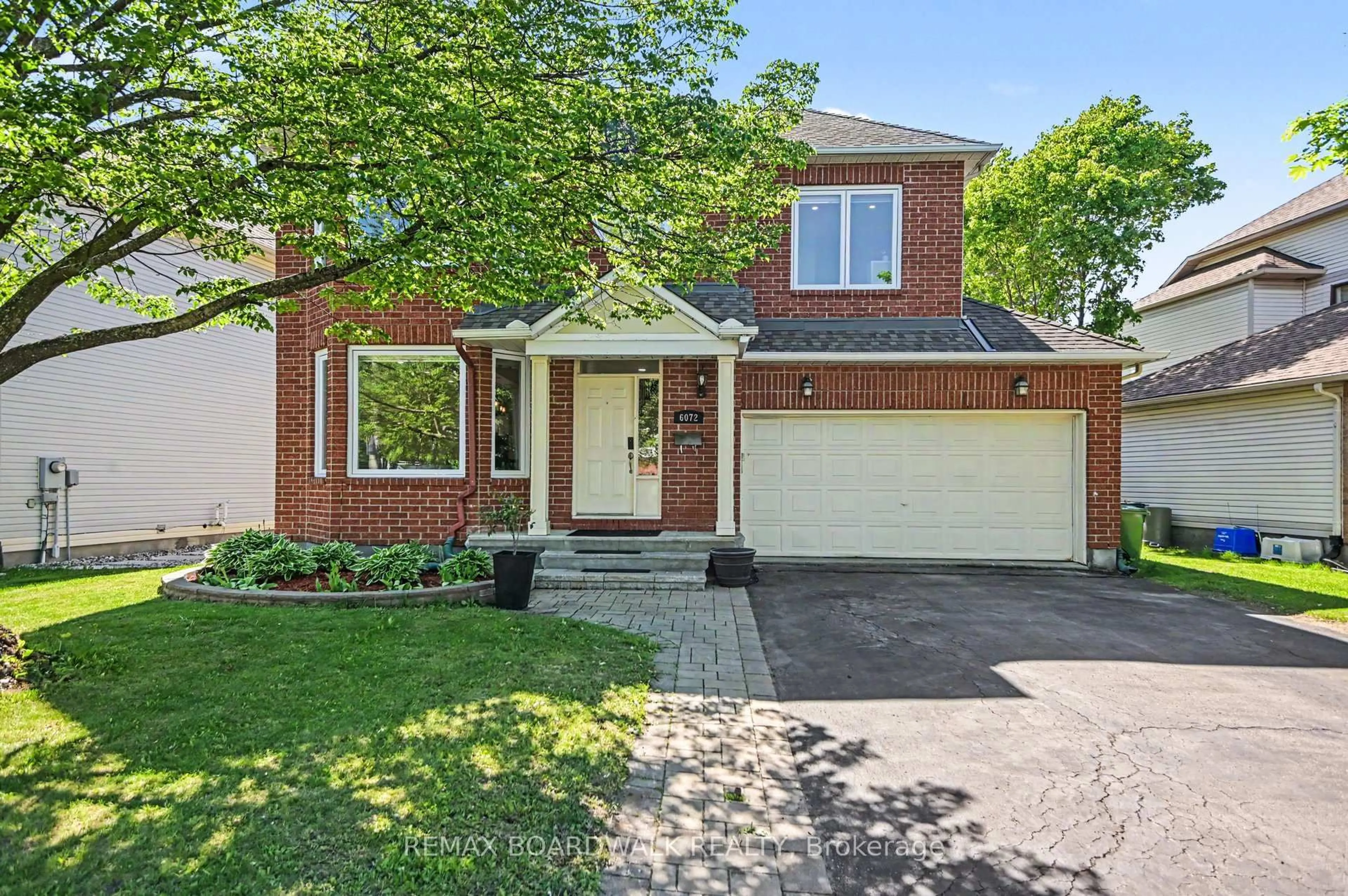 Unknown for 6072 LONGLEAF Dr, Ottawa Ontario K1W 1G4