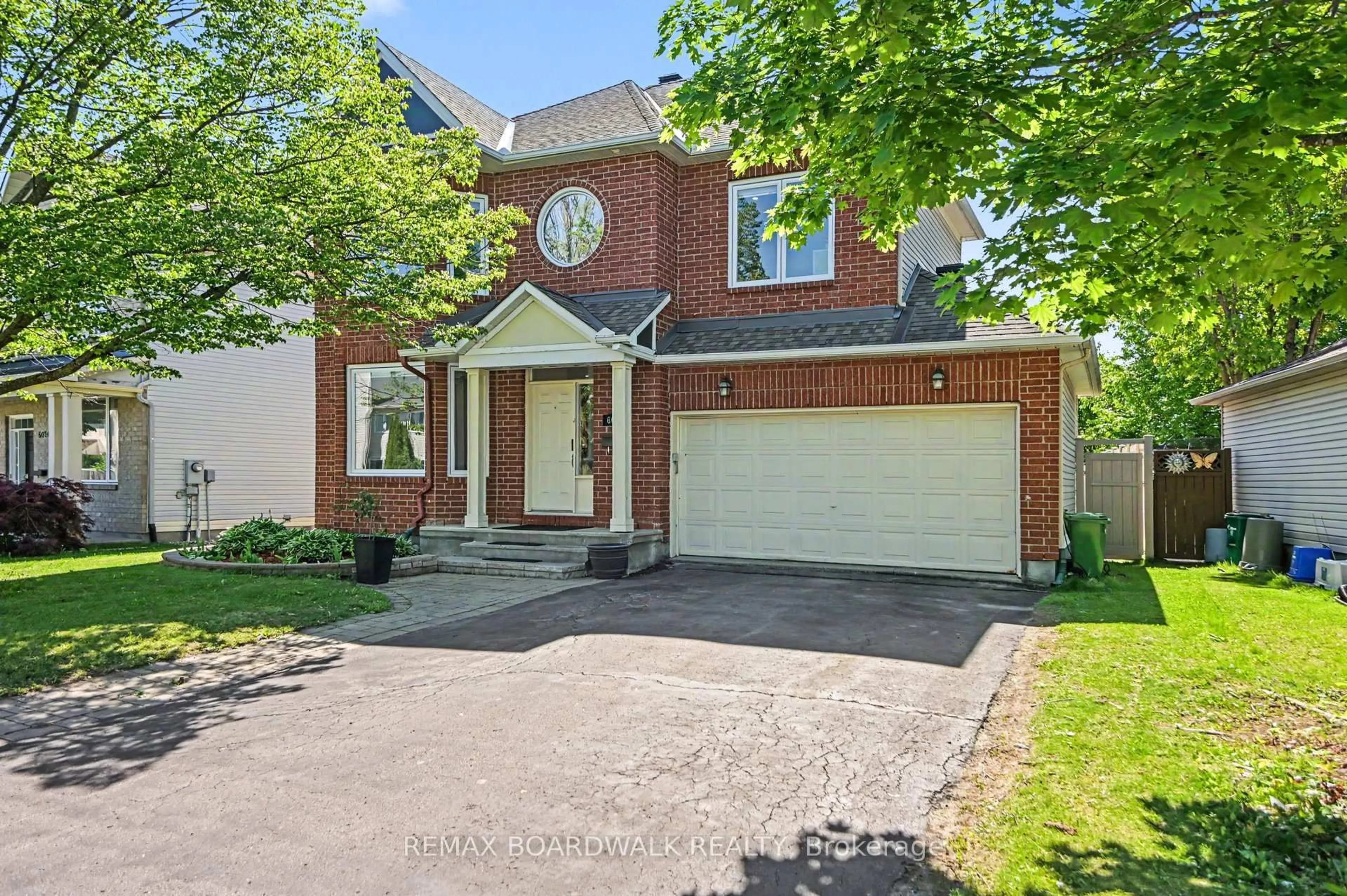 Unknown for 6072 LONGLEAF Dr, Ottawa Ontario K1W 1G4