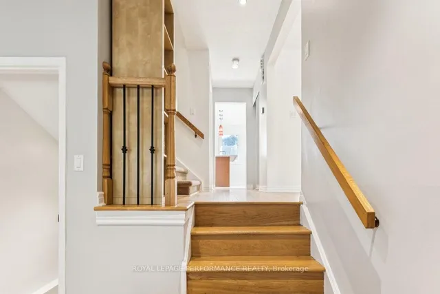 6 Gillespie Cres, Ottawa 5