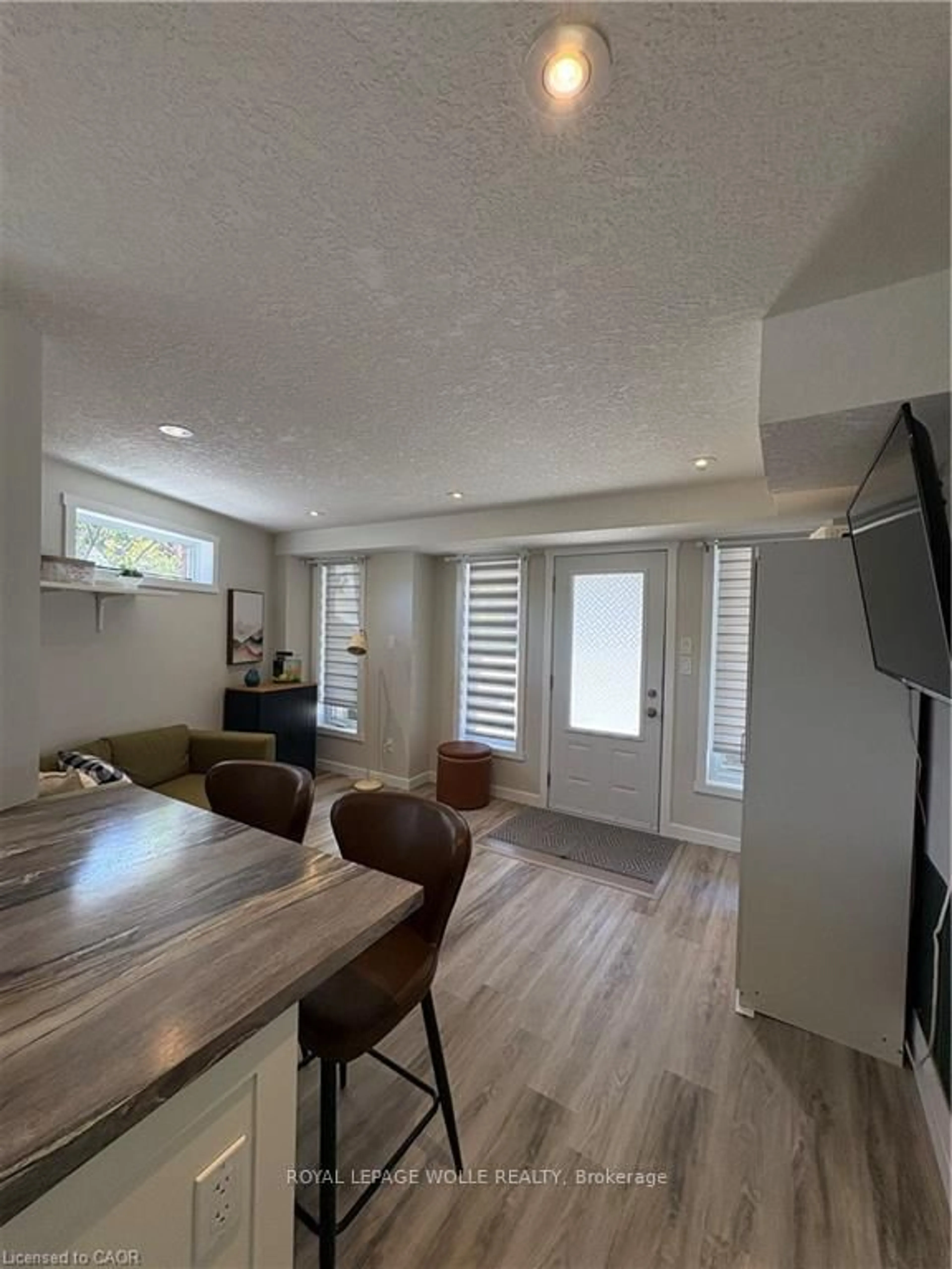 Unknown for 489 East Ave #A, Kitchener Ontario N2H 0A8