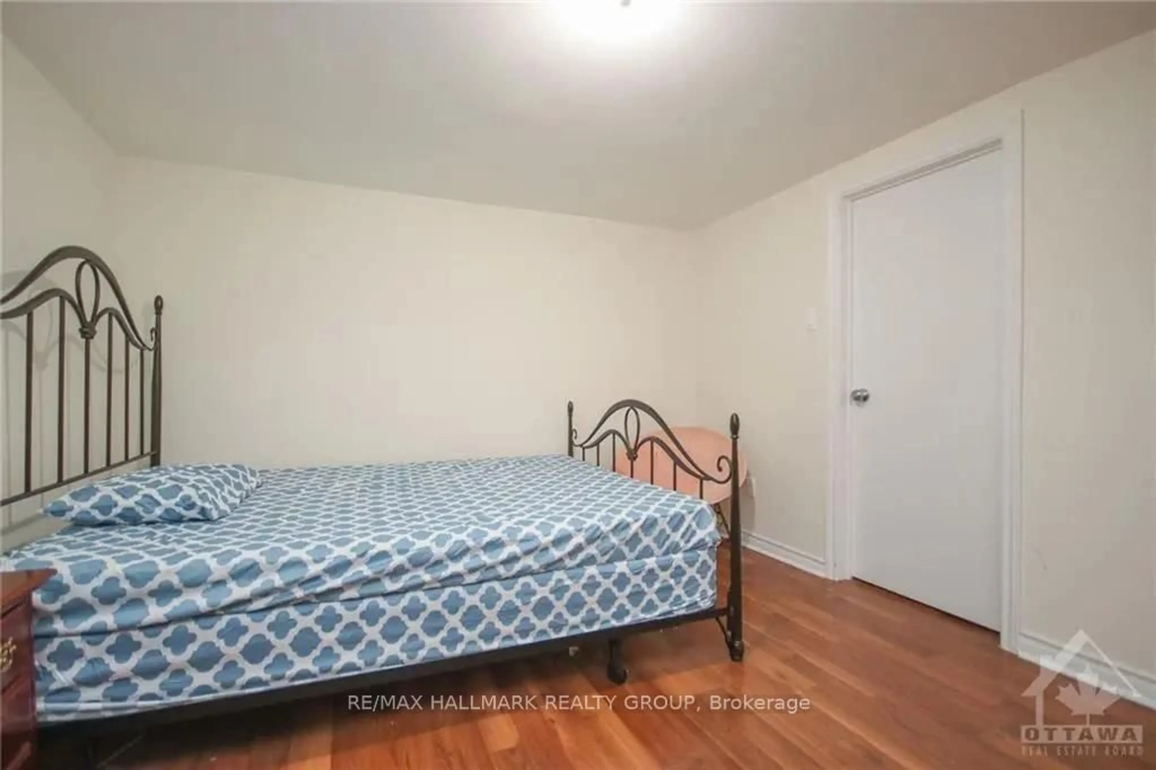 A pic of a room for 45 Hilliard Ave, Ottawa Ontario K2E 6B9