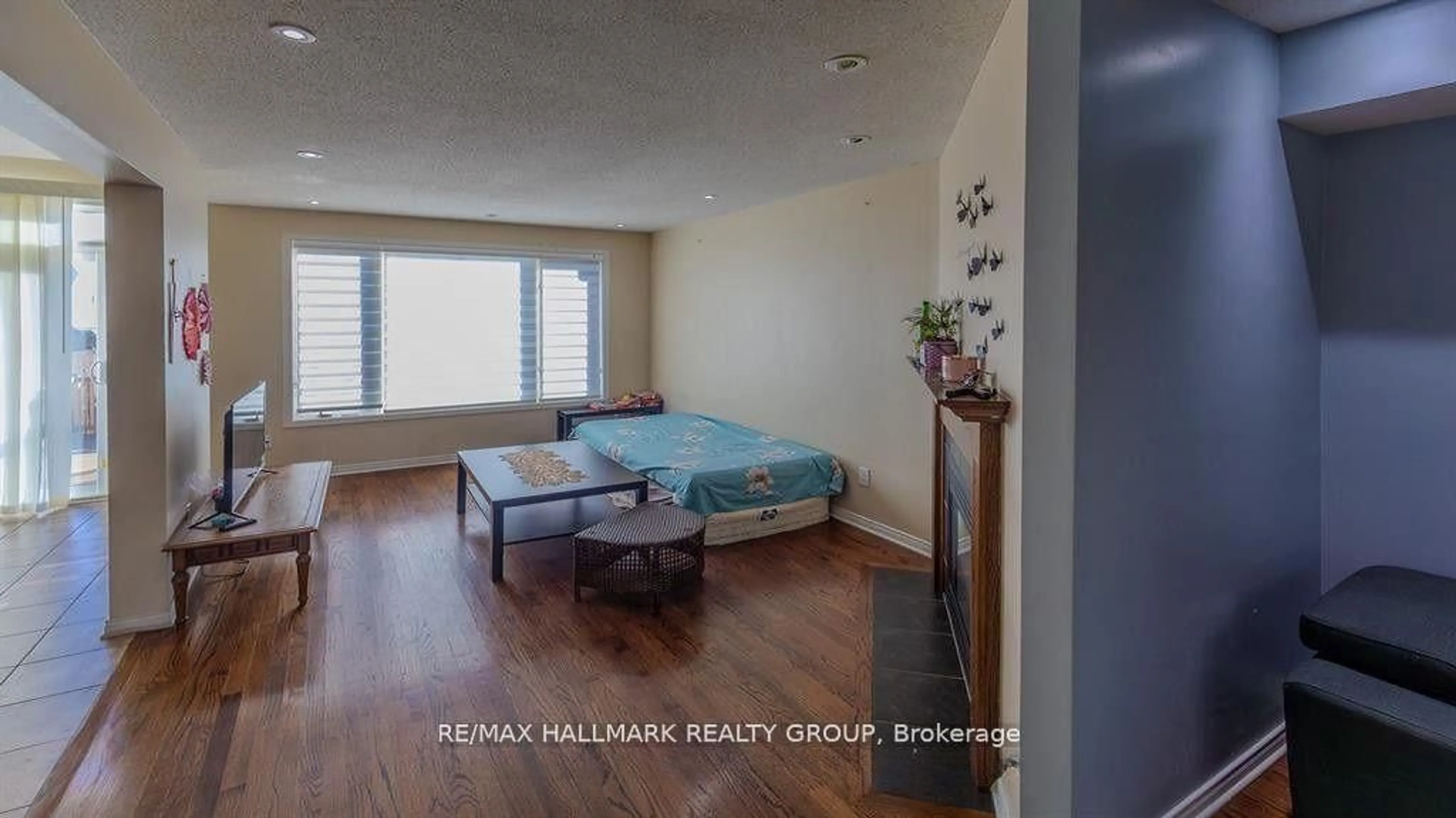 A pic of a room for 39 Chesapeake Cres, Ottawa Ontario K2J 0L5