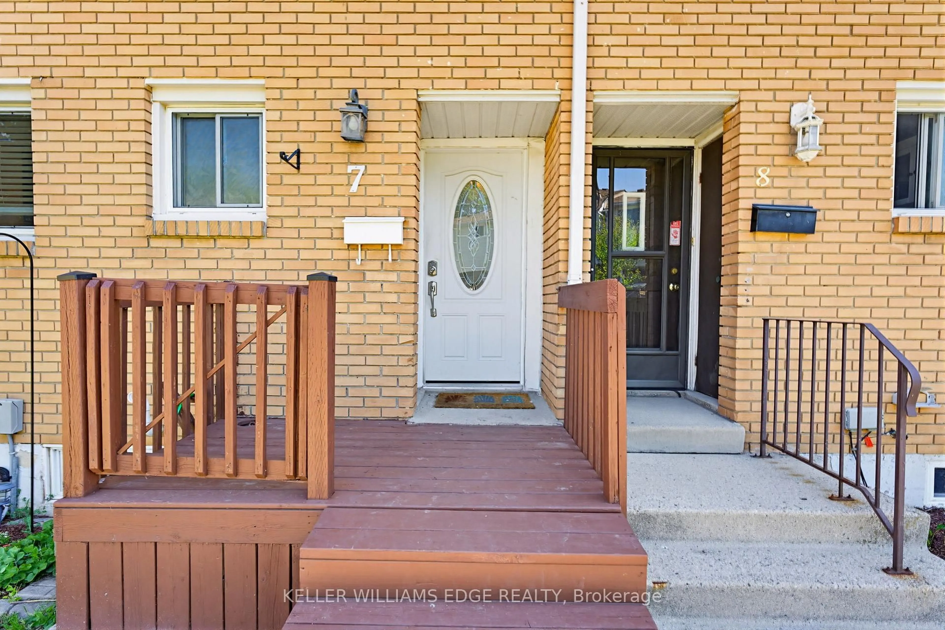 Indoor entryway for 161 Berkindale Dr #7, Hamilton Ontario L8E 1M6