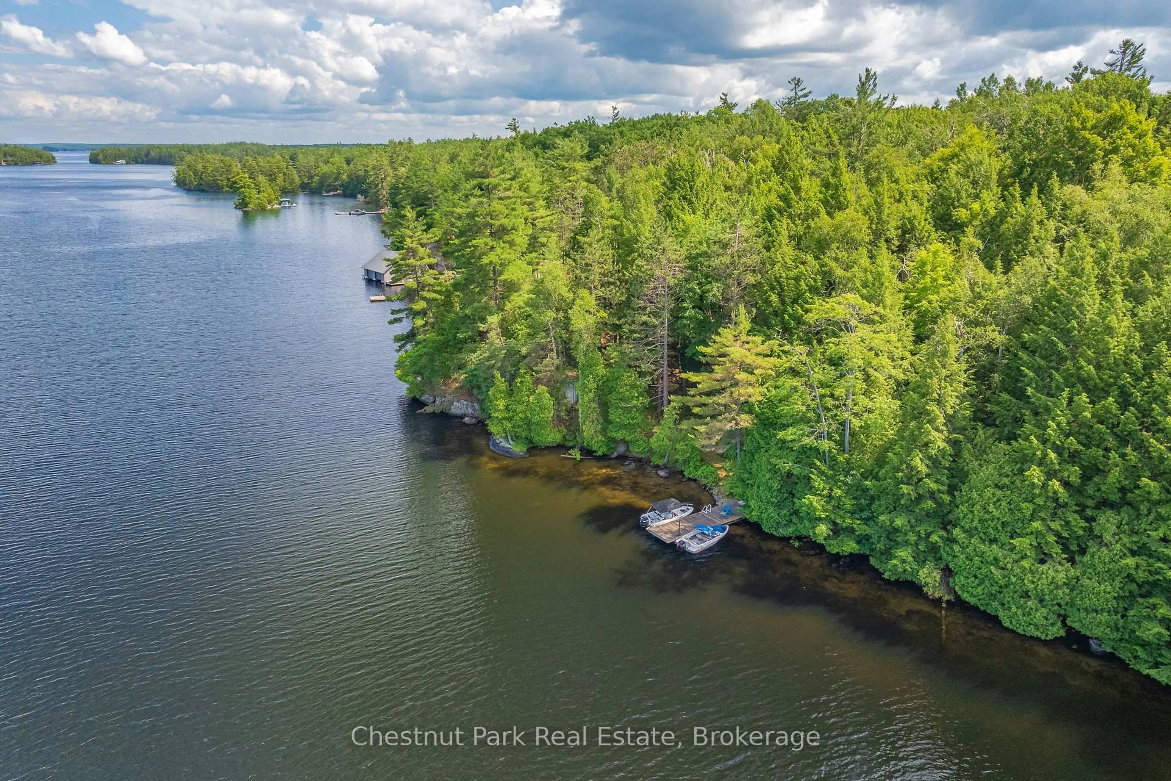 Unknown for 26 Taylor Island 26LM, Gravenhurst Ontario P1P 1R2
