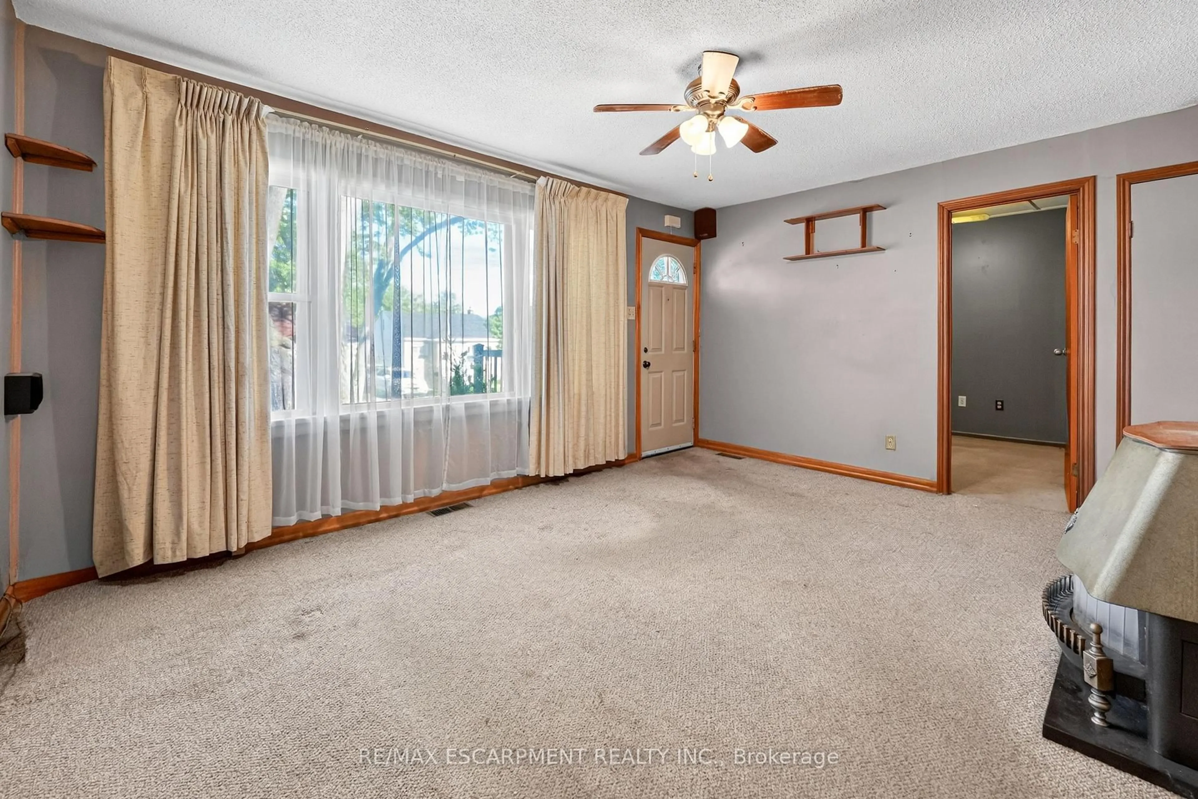 A pic of a room for 80 Walter Ave, Hamilton Ontario L8H 5P7
