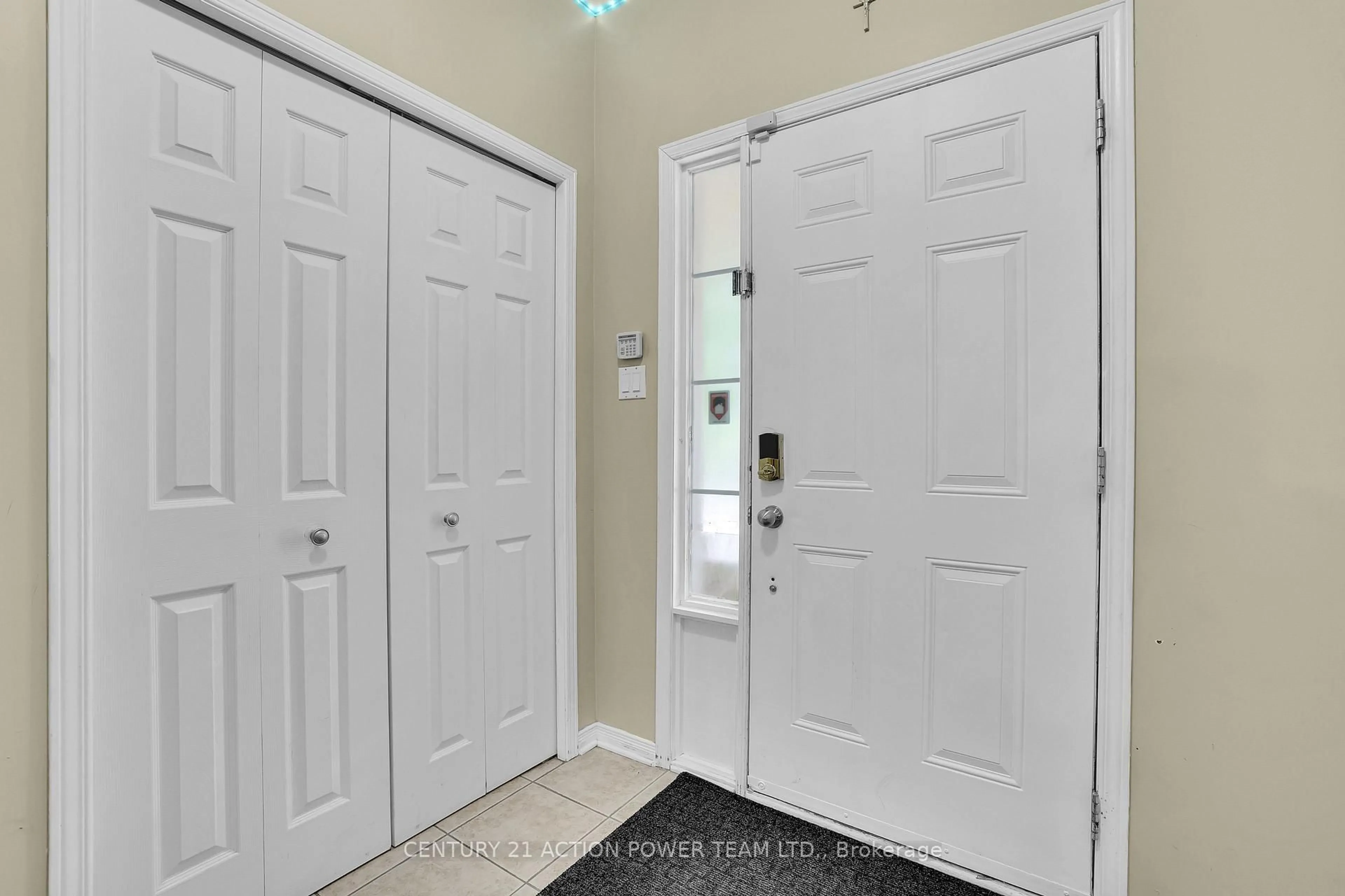 Indoor entryway for 182 Prem Circ, Ottawa Ontario K2J 0C4