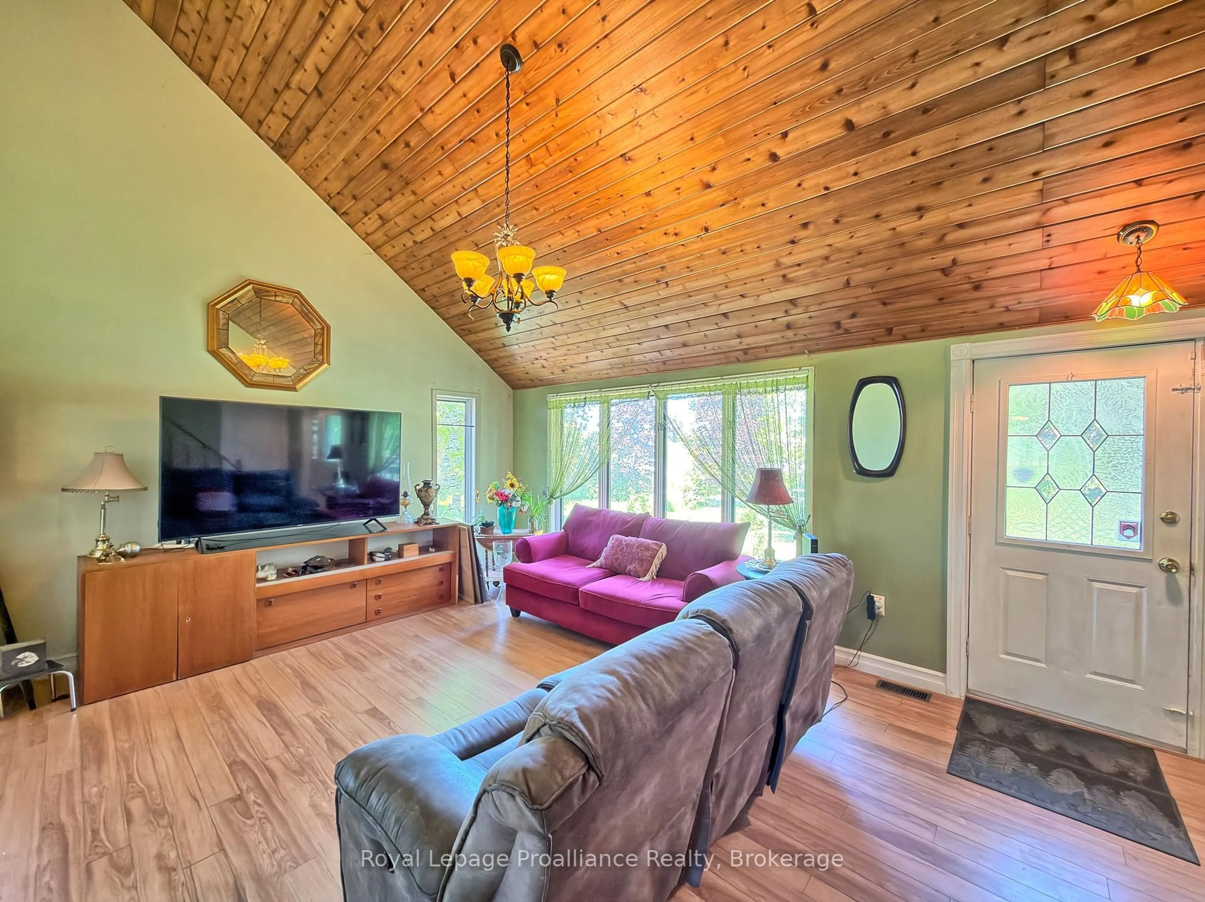Living room with furniture, wood/laminate floor for 144 Wellington St, Hastings Ontario K0K 2C0