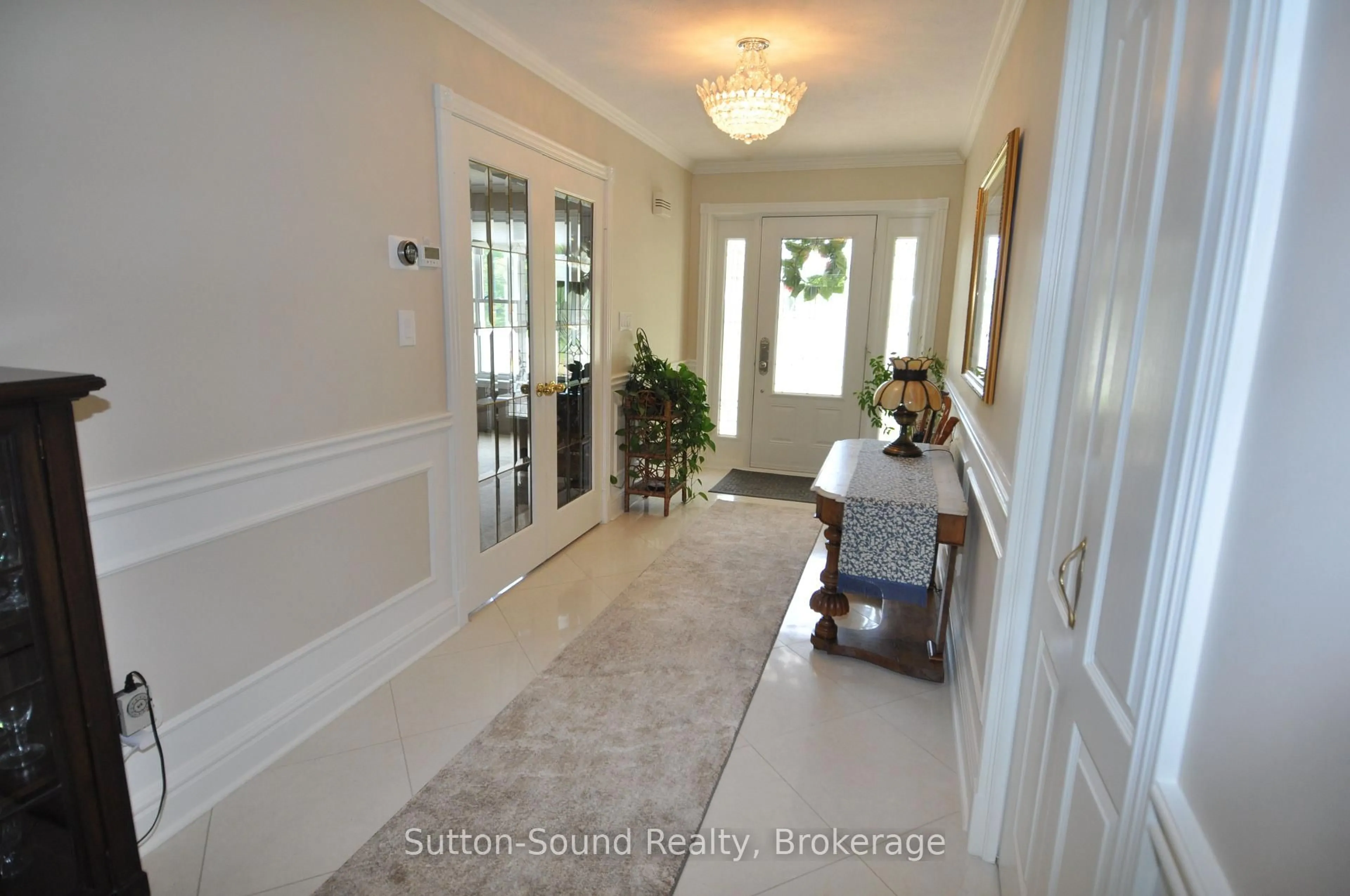 Indoor entryway for 294 Forest Hill Dr, Georgian Bluffs Ontario N4K 5N6
