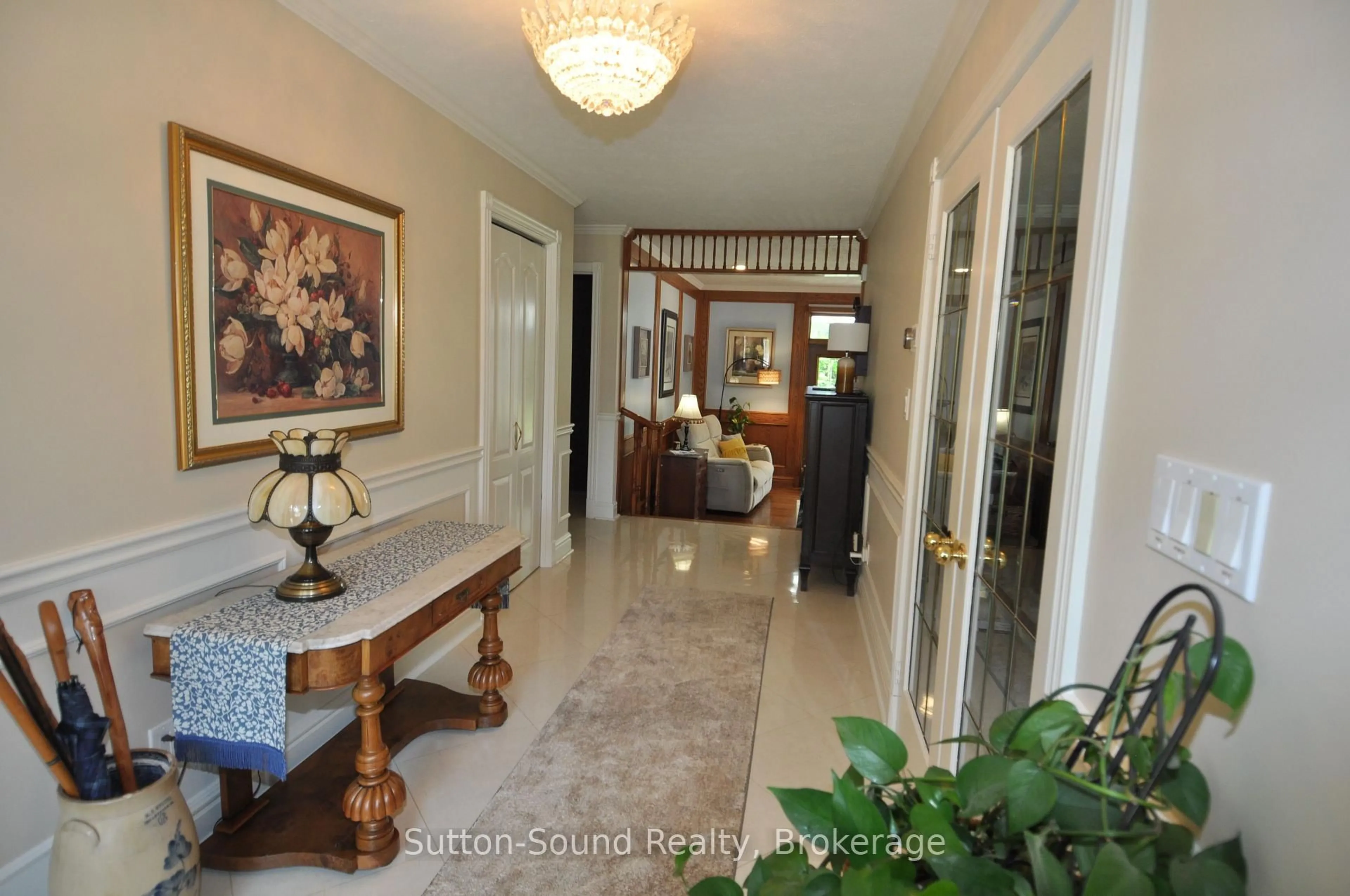 Indoor foyer for 294 Forest Hill Dr, Georgian Bluffs Ontario N4K 5N6