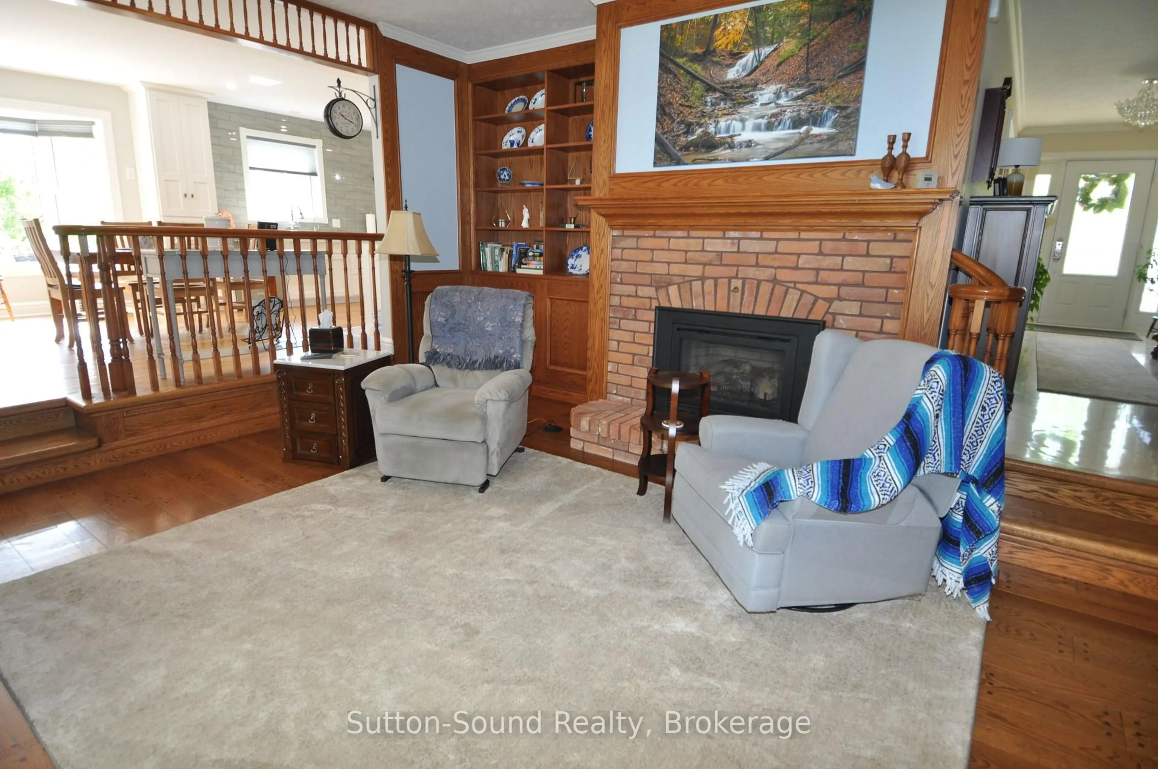 Living room with furniture, unknown for 294 Forest Hill Dr, Georgian Bluffs Ontario N4K 5N6