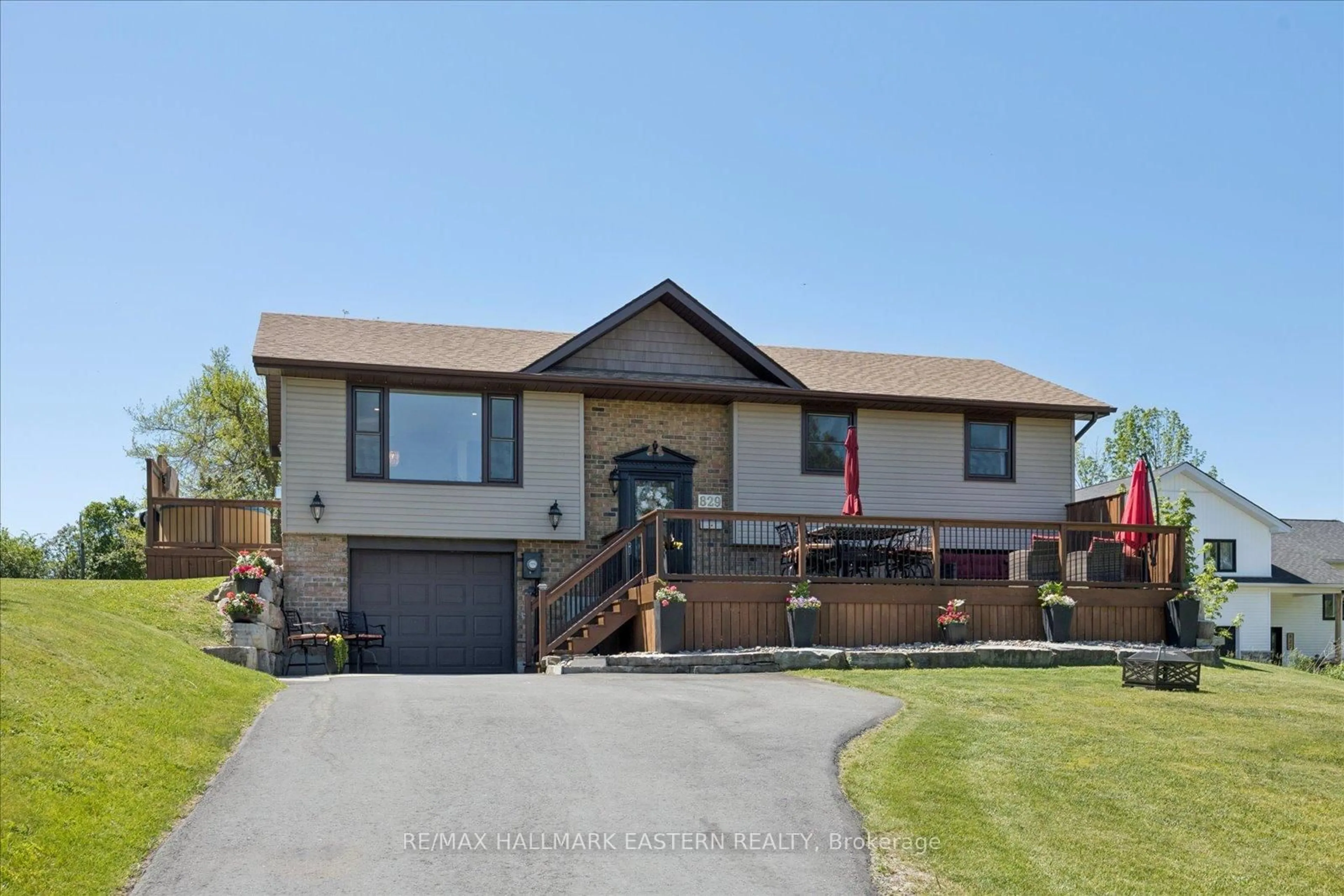 Home with brick exterior material, street for 829 Kimberly Dr, Selwyn Ontario K0L 1T0