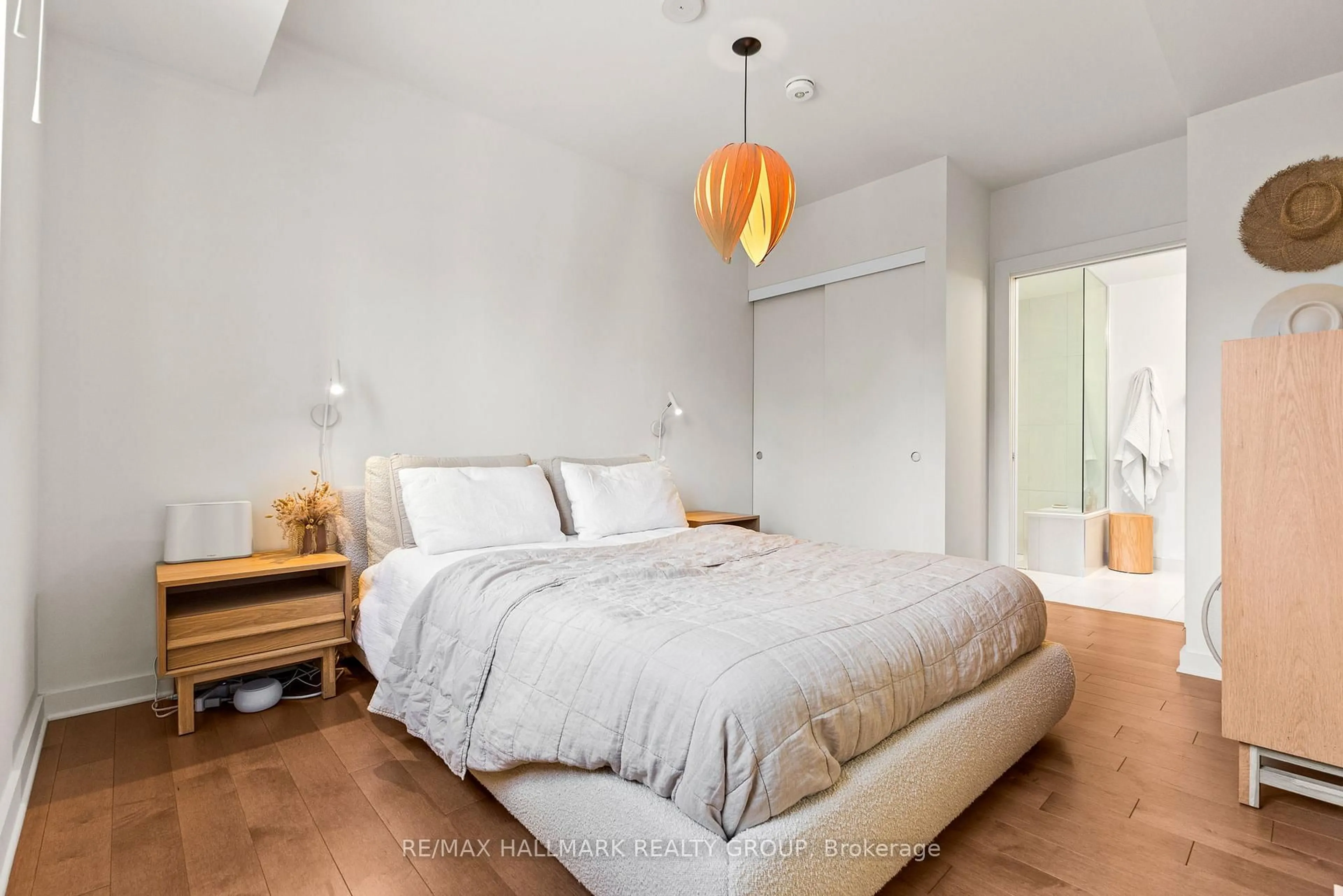 Bedroom with bed, unknown for 135 Barrette St #207, Ottawa Ontario K1L 7Z9