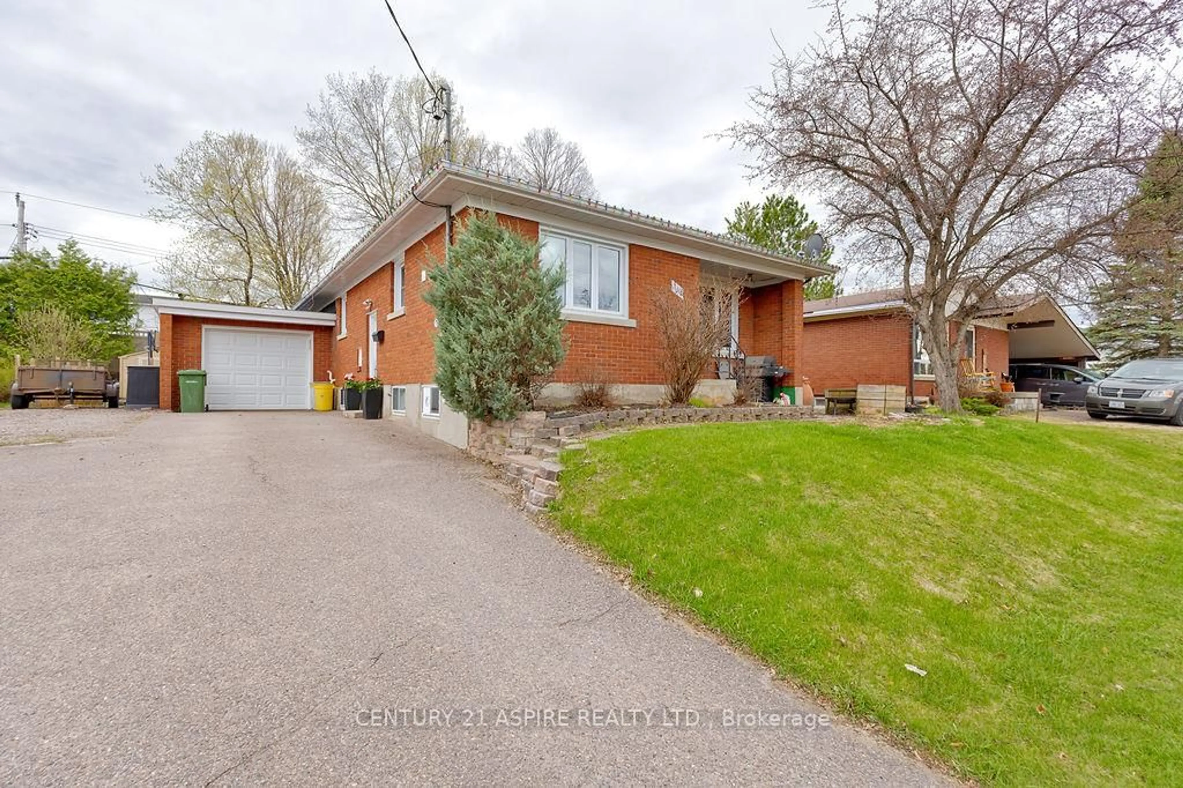 Home with brick exterior material, street for 368 Bell St, Pembroke Ontario K8A 2K4