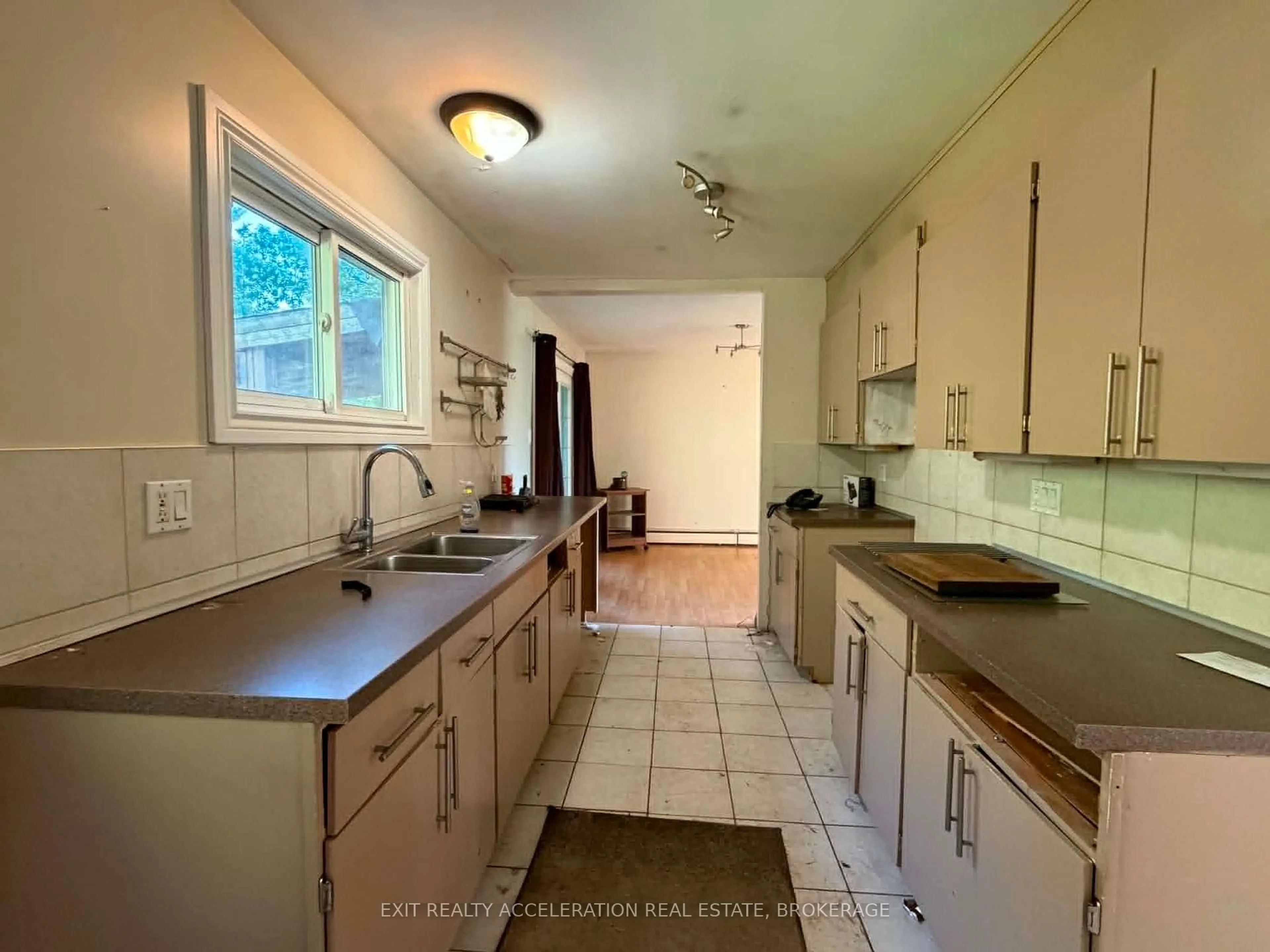 Standard kitchen, unknown for 114 Bethel Rd, Yarker Ontario K0K 3N0