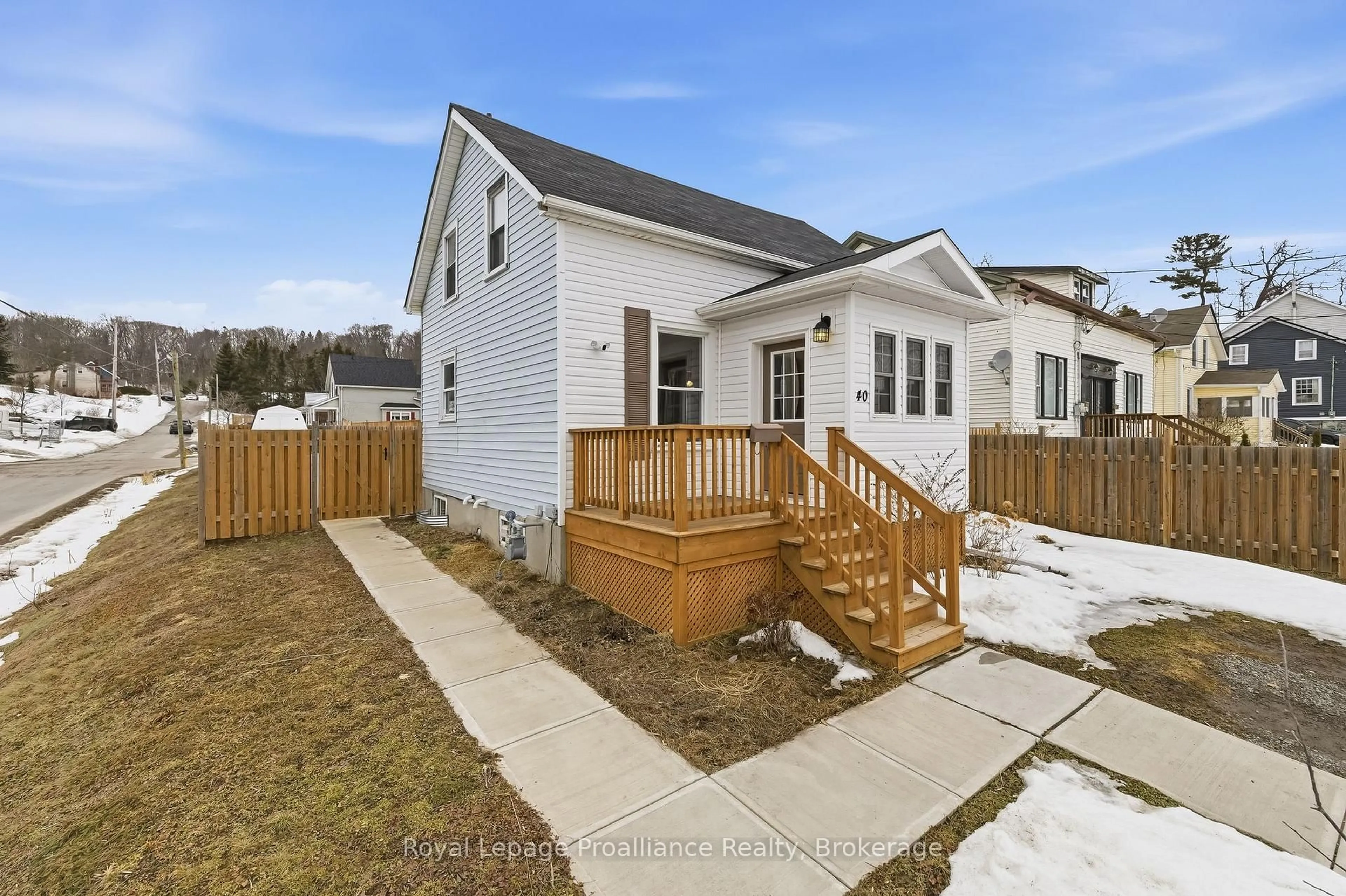 Unknown for 40 Smith St, Port Hope Ontario L1A 3A4