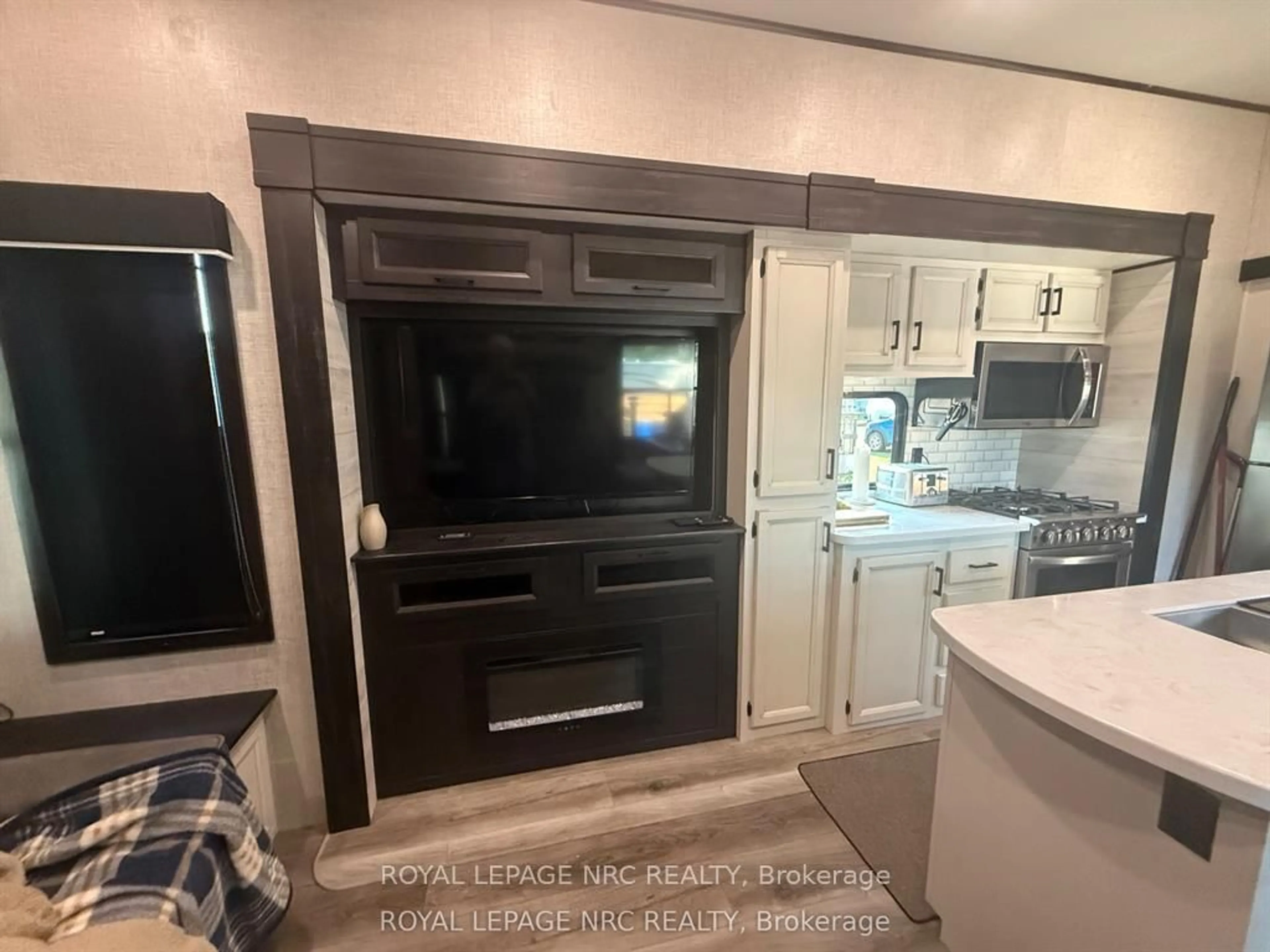 Open concept kitchen, ceramic/tile floor for 4 Dogwood St, Otonabee-South Monaghan Ontario K9J 6Y3